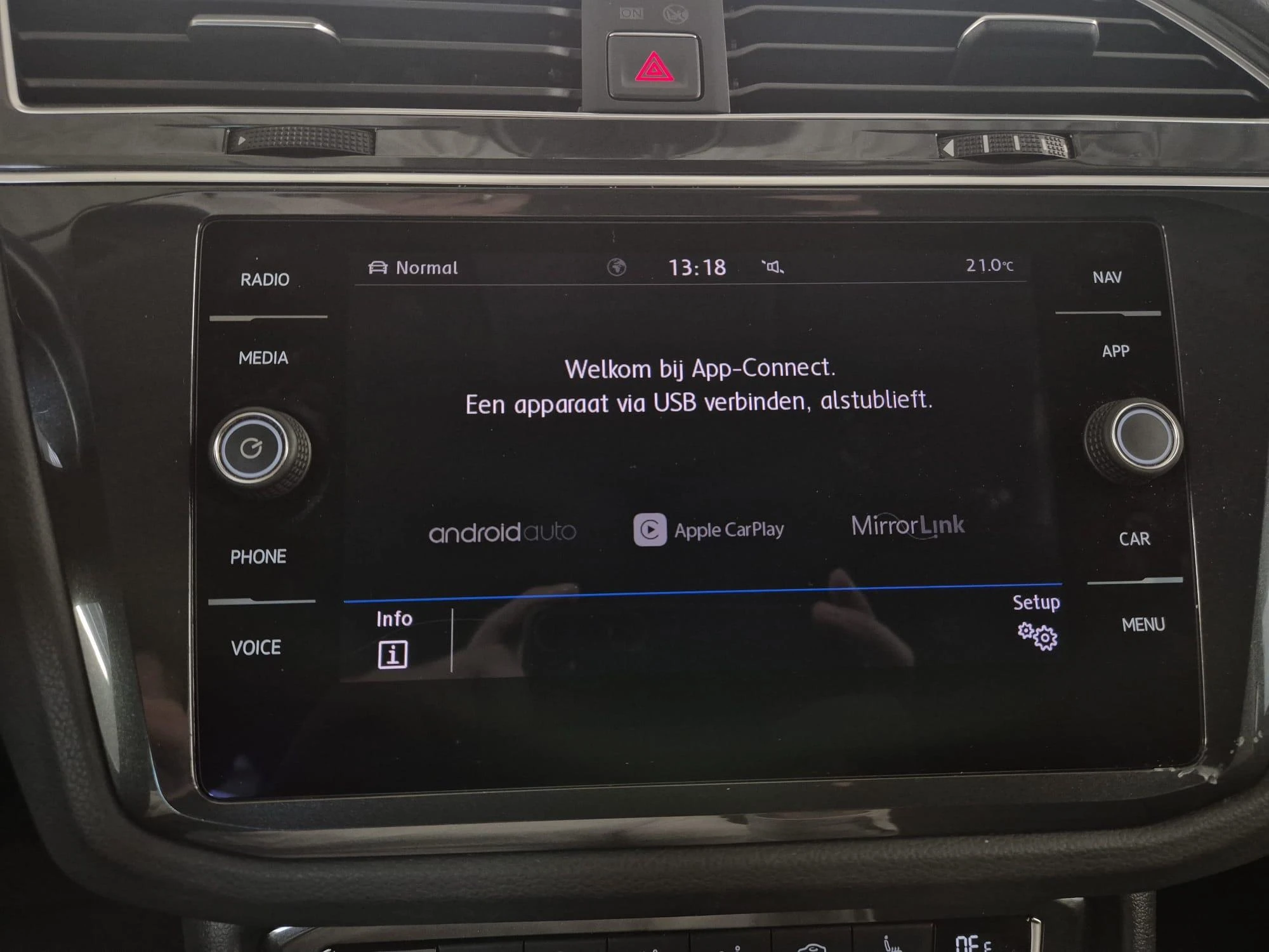 Volkswagen-Tiguan-image-19