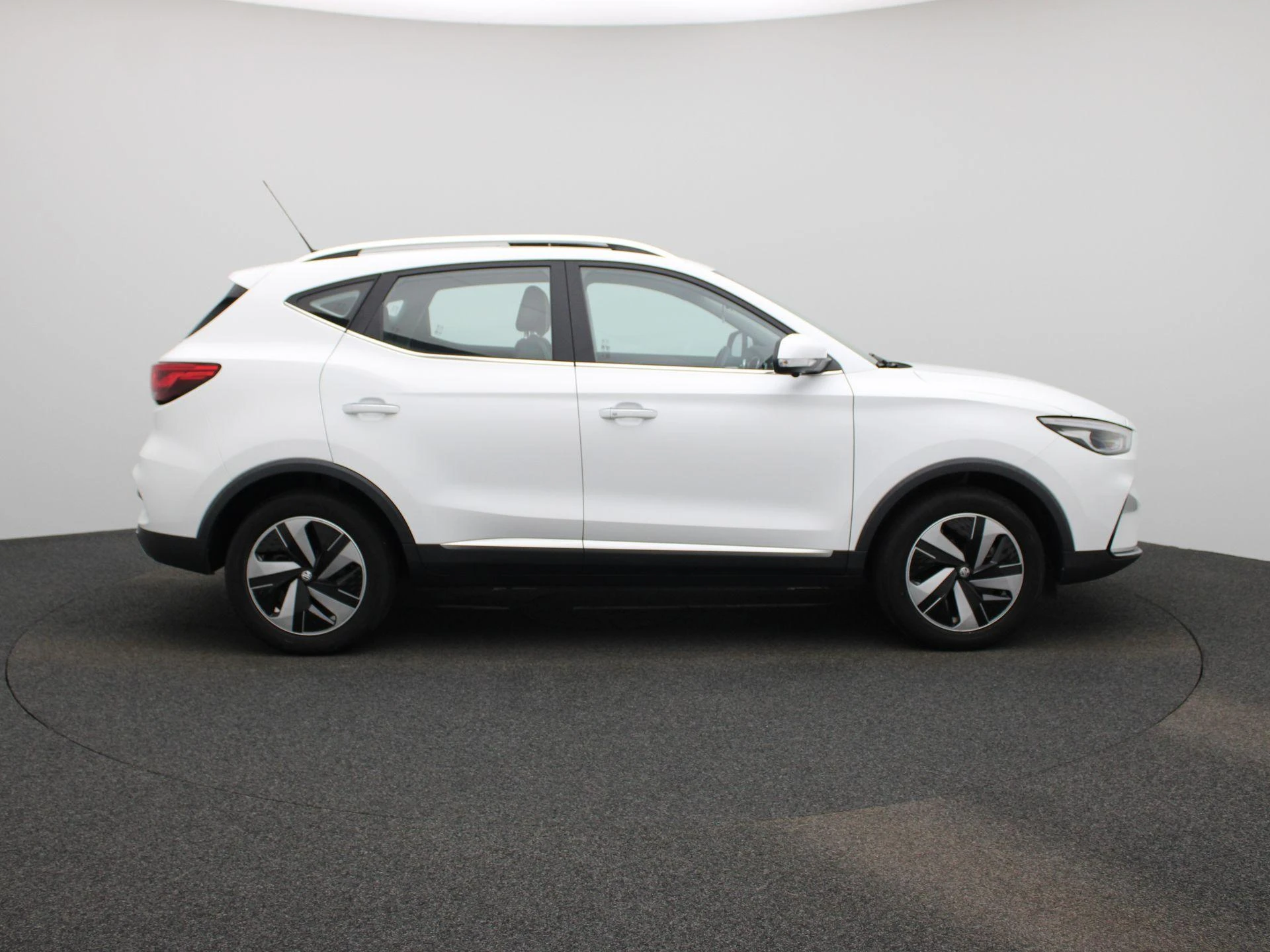 MG-ZS EV-image-5