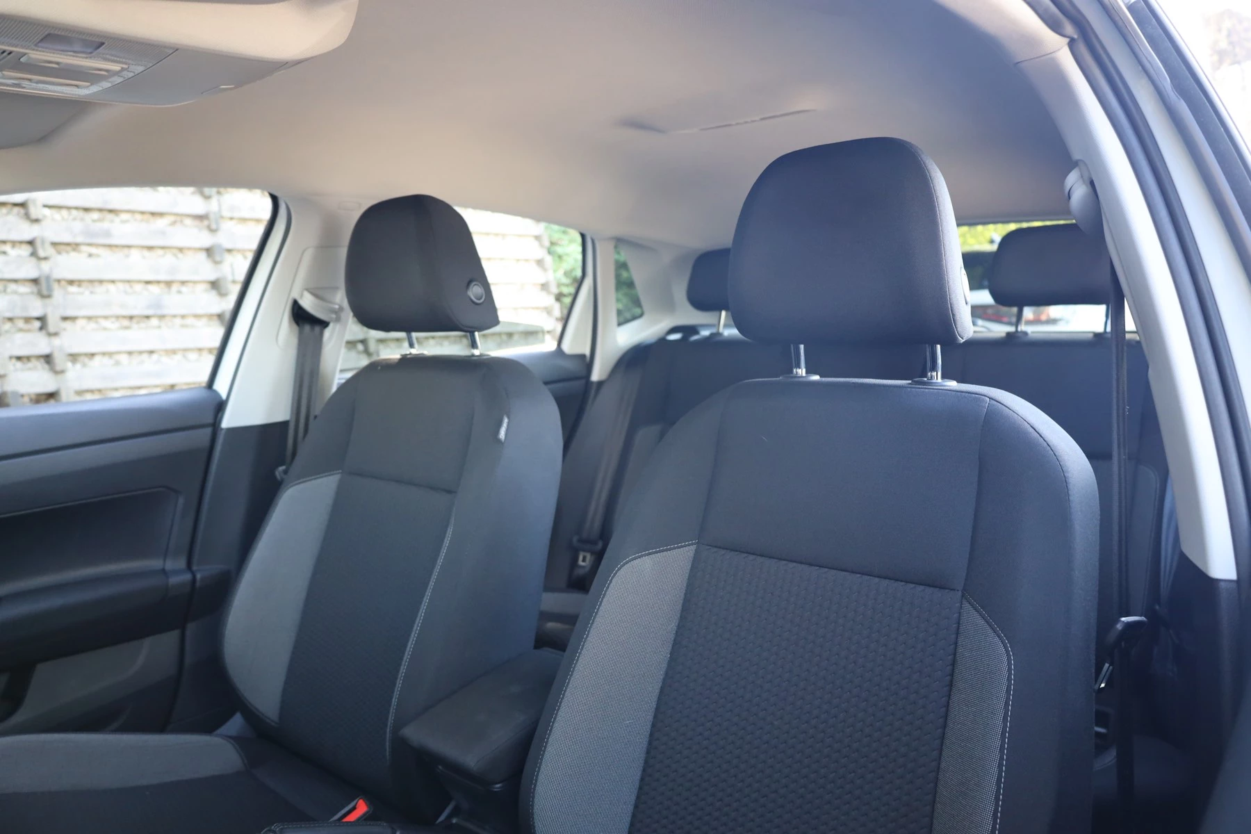 Volkswagen-Polo-image-35