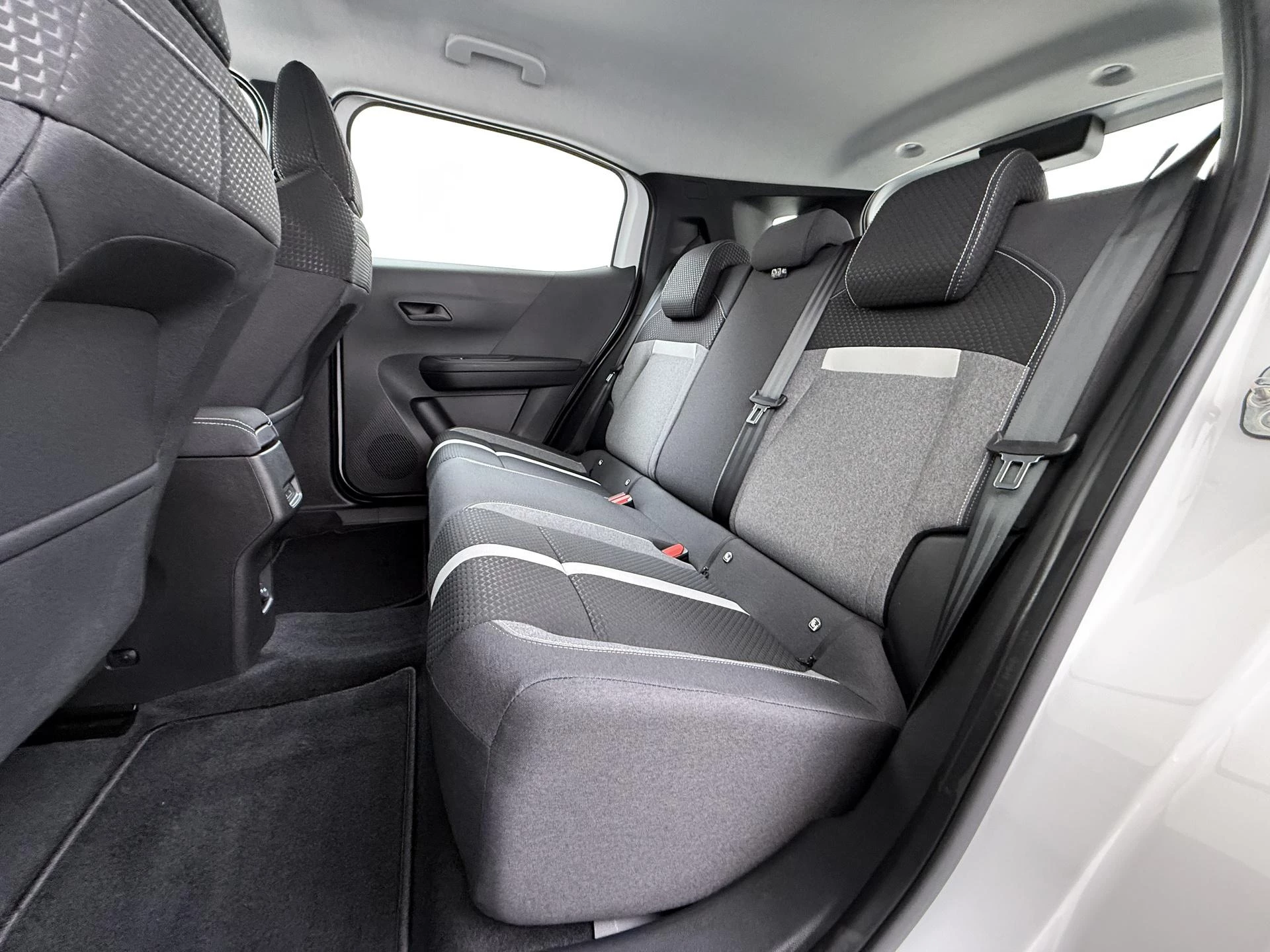 Opel-Frontera-image-8