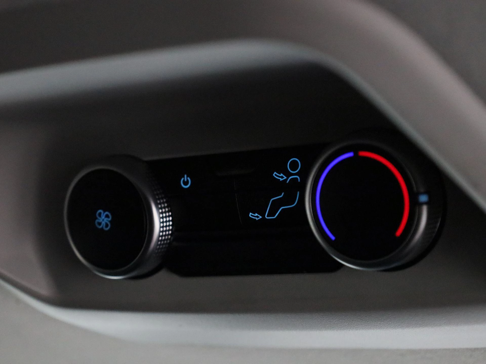 Ford-Transit Custom-image-33