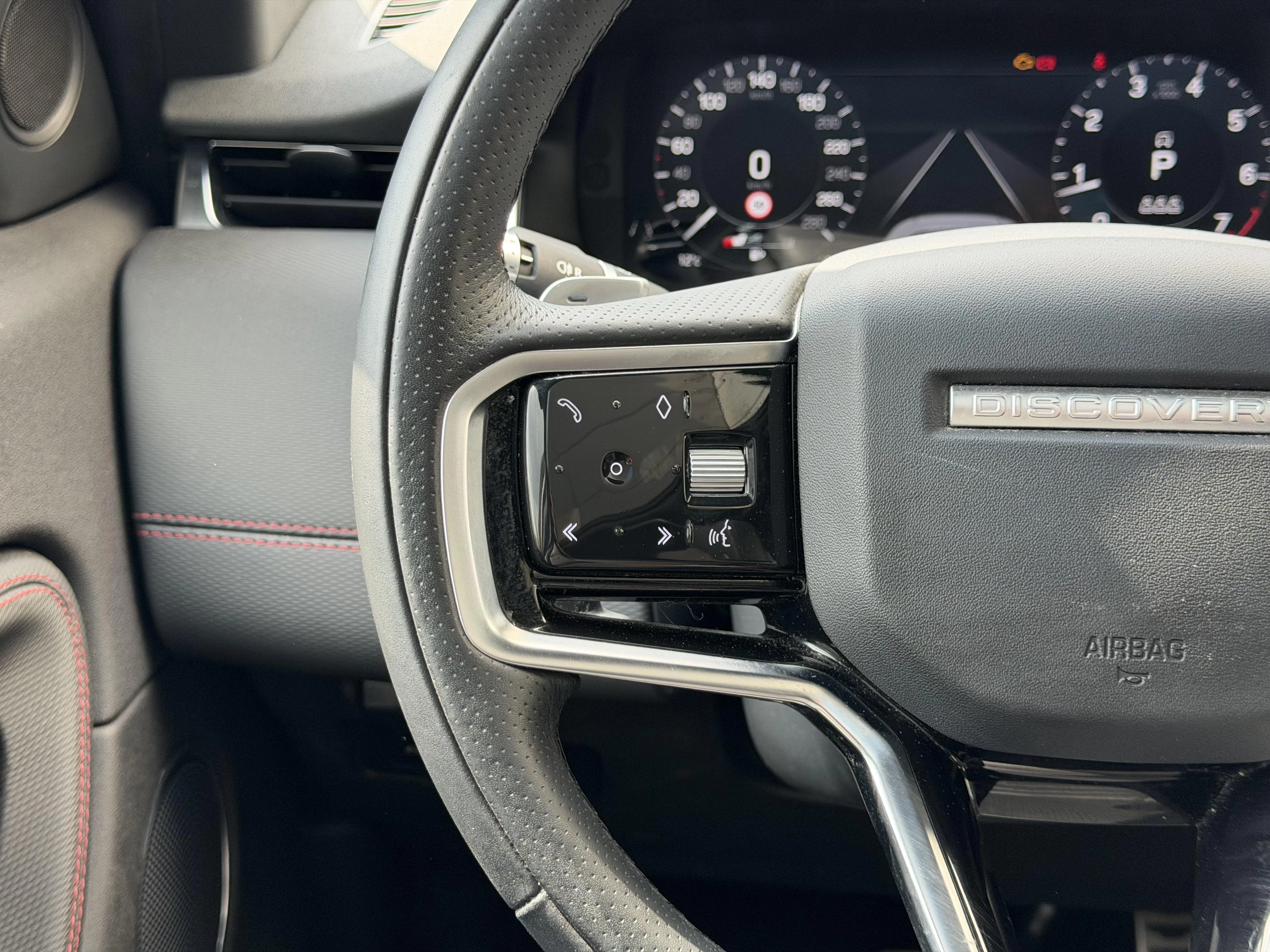 Land Rover-Discovery Sport-image-14
