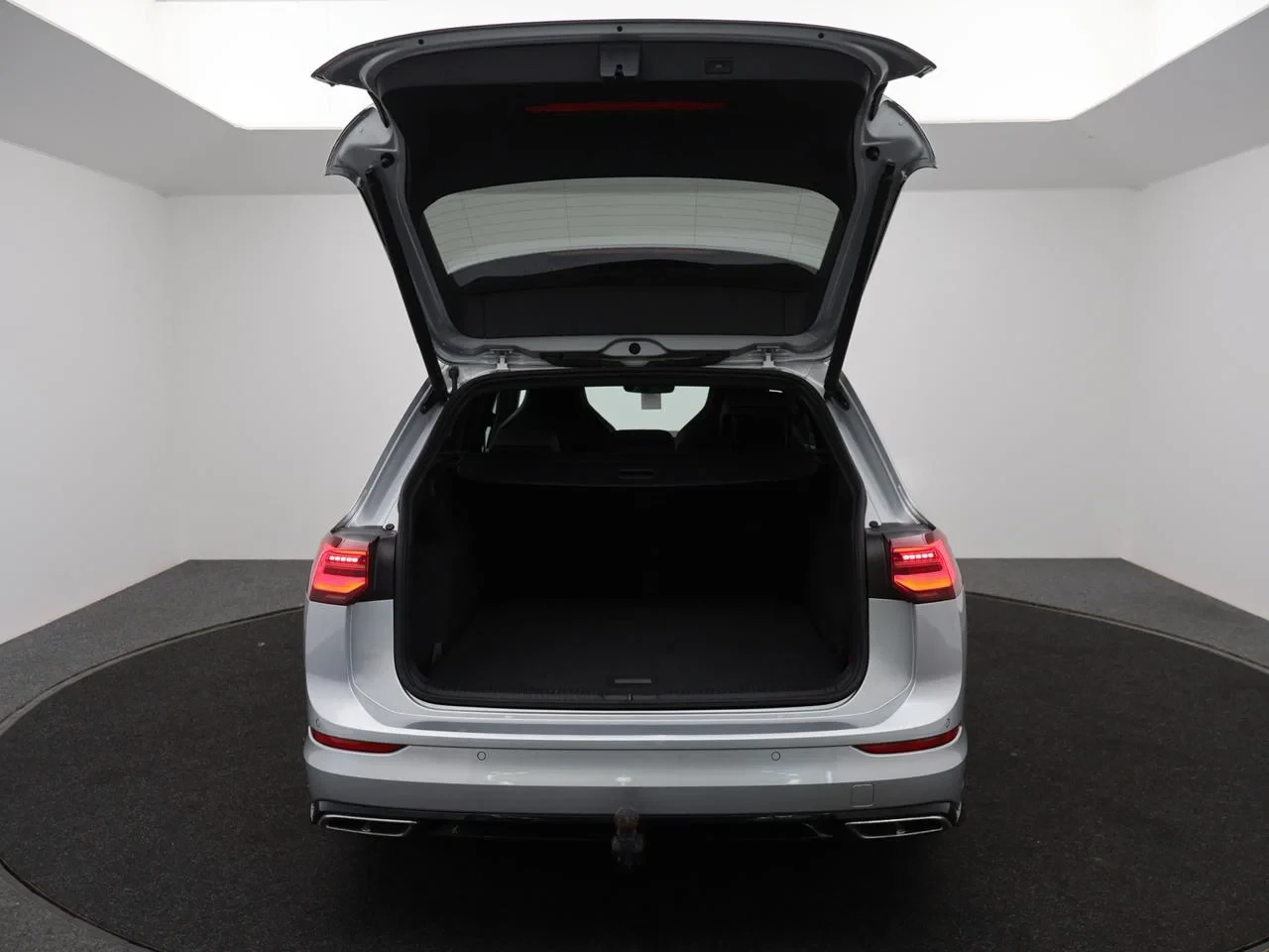 Volkswagen-Golf-image-9