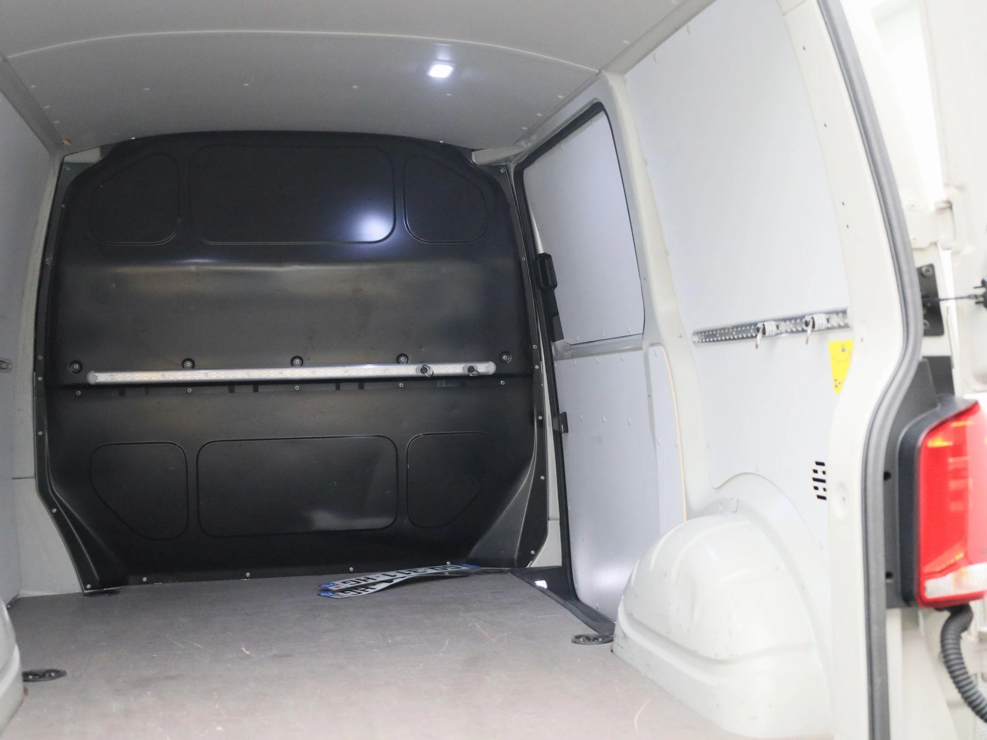 Volkswagen Transporter 2.0 TDI L1H1 150PK