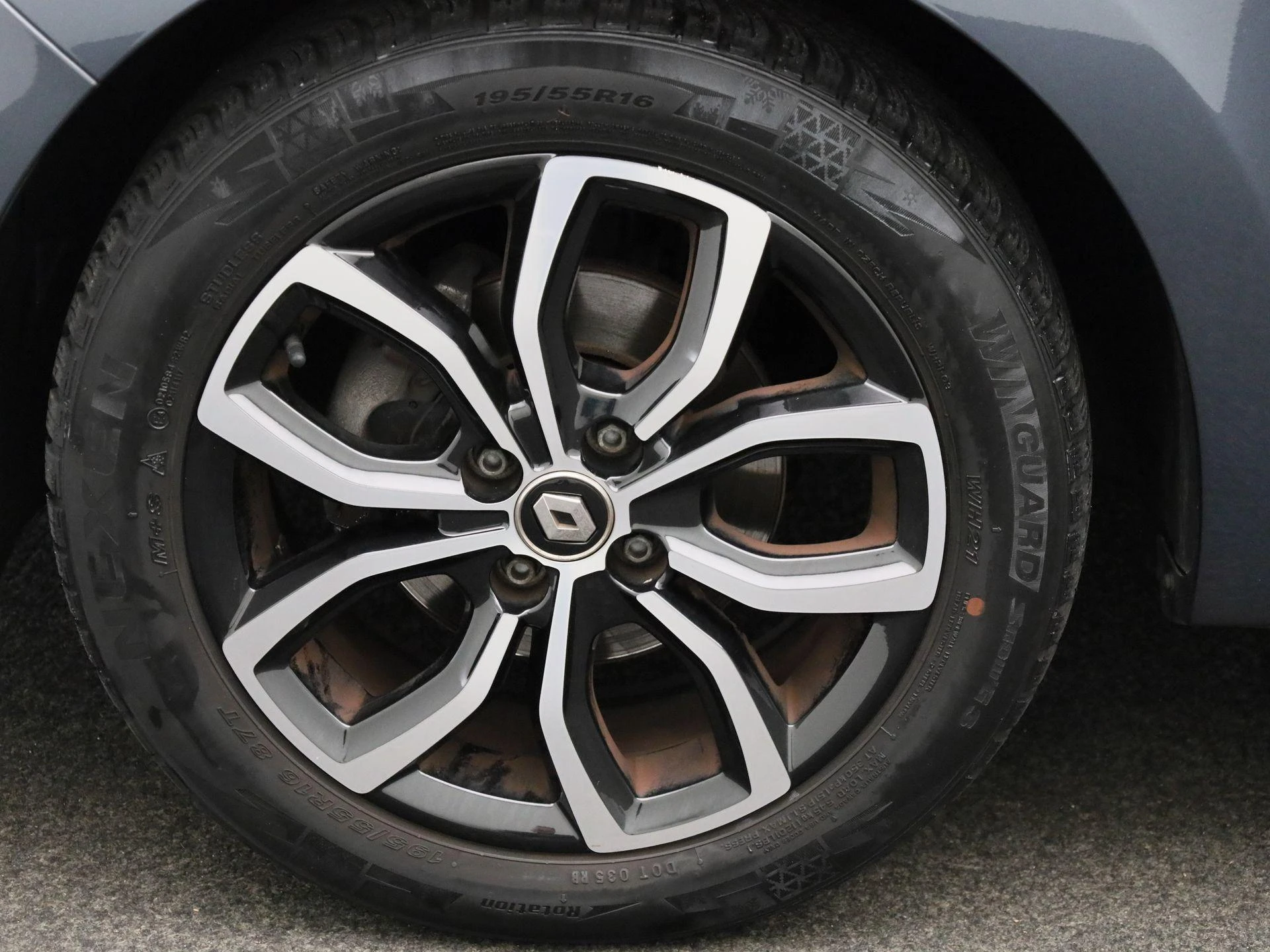 Renault-Clio-image-12