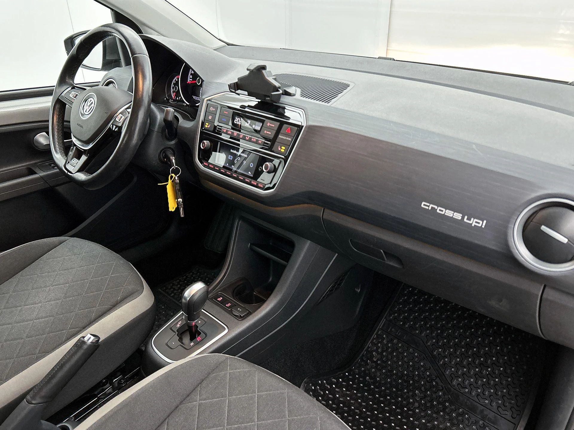Volkswagen up! 1.0 CROSS UP! 75 PK