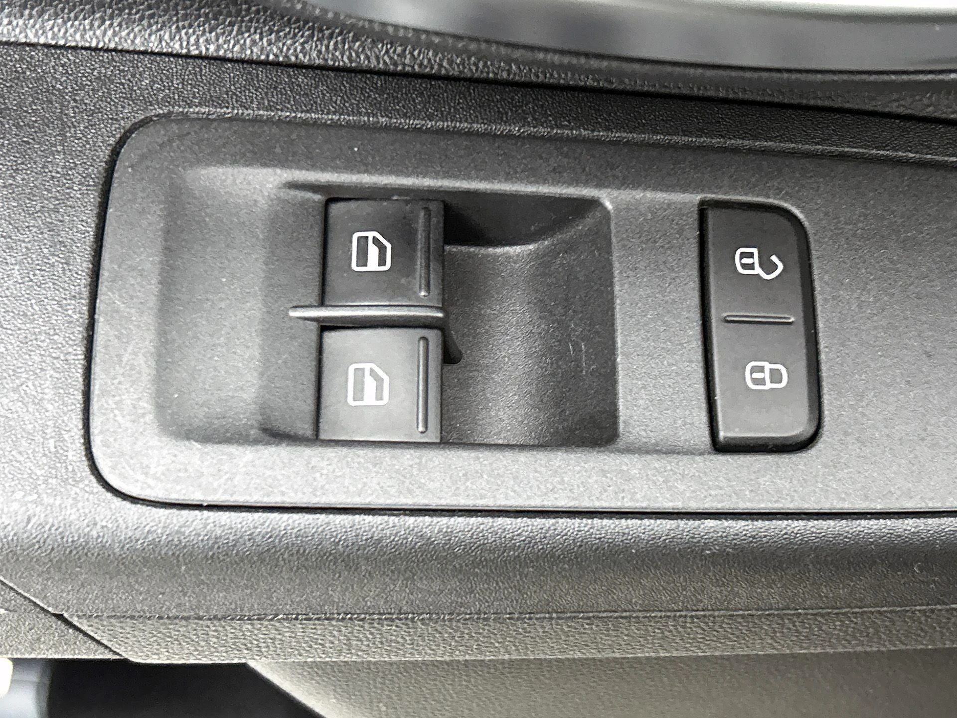 Volkswagen-up!-image-22