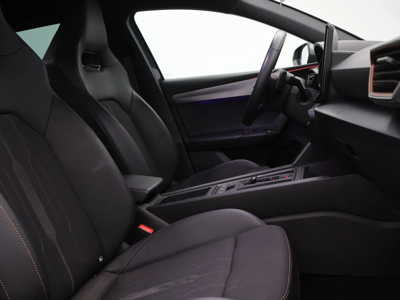 CUPRA-Leon Sportstourer-image-3