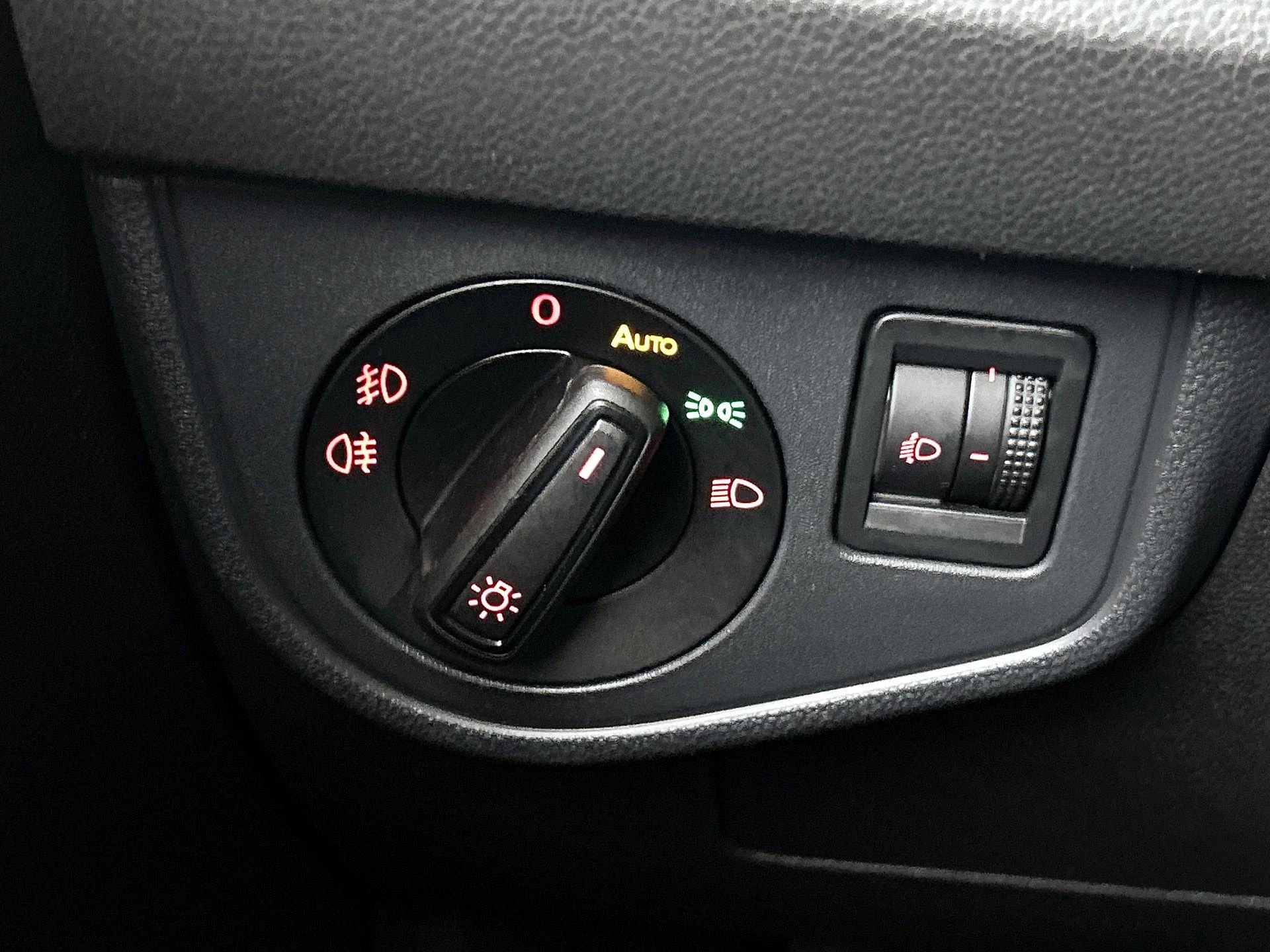 Volkswagen-Polo-image-22