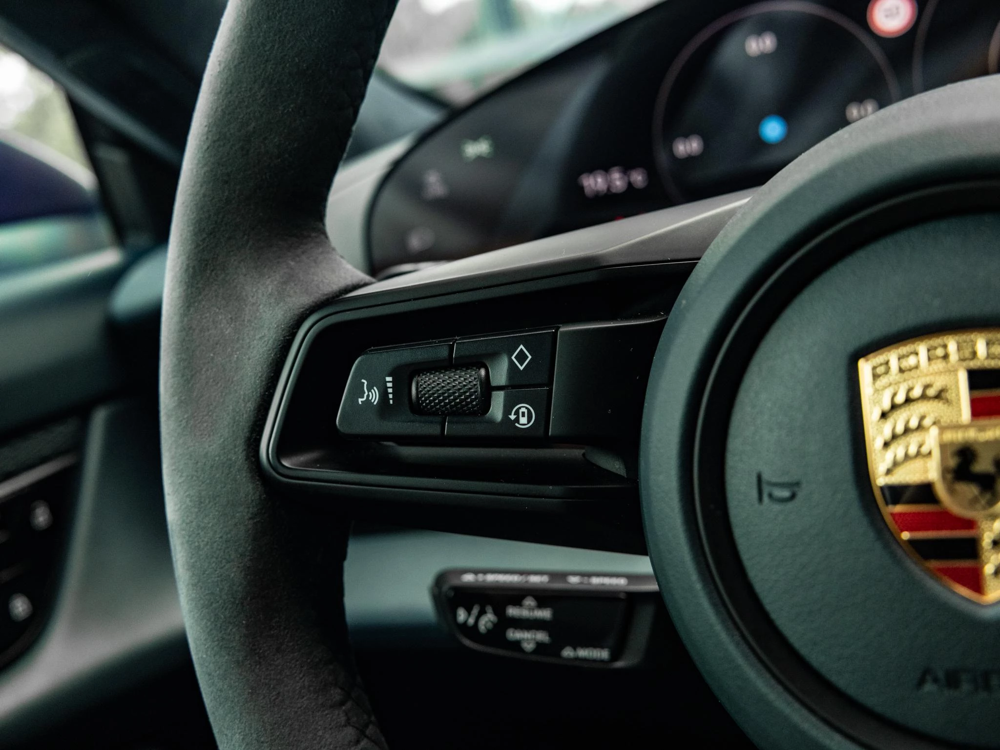 Porsche-Taycan-image-20