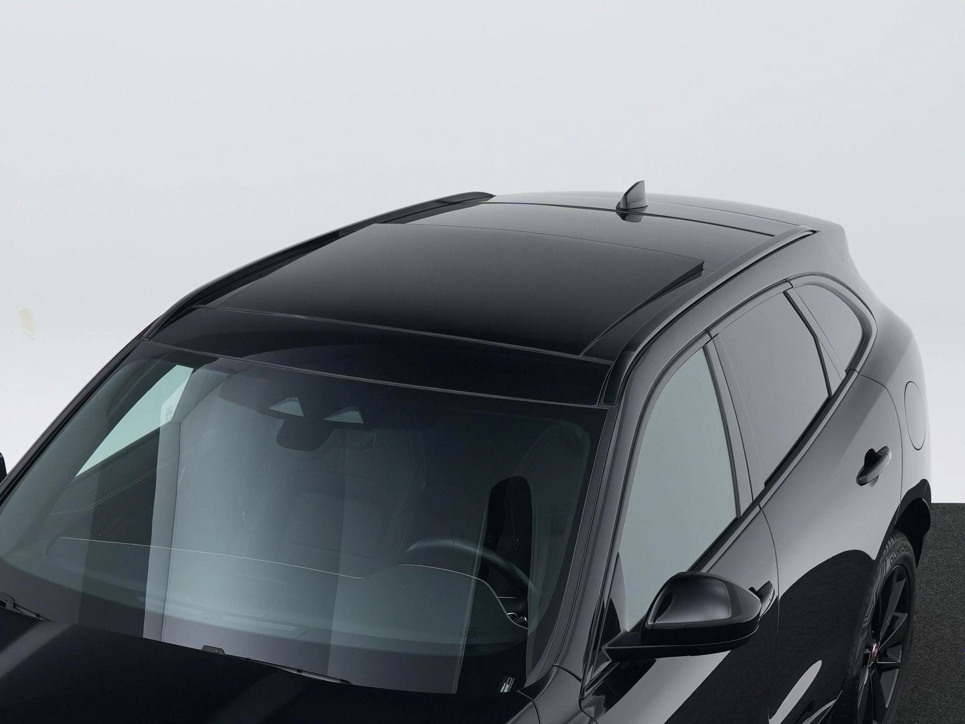 Jaguar F-PACE 2.0 P400e PHEV R-Dynamic Black