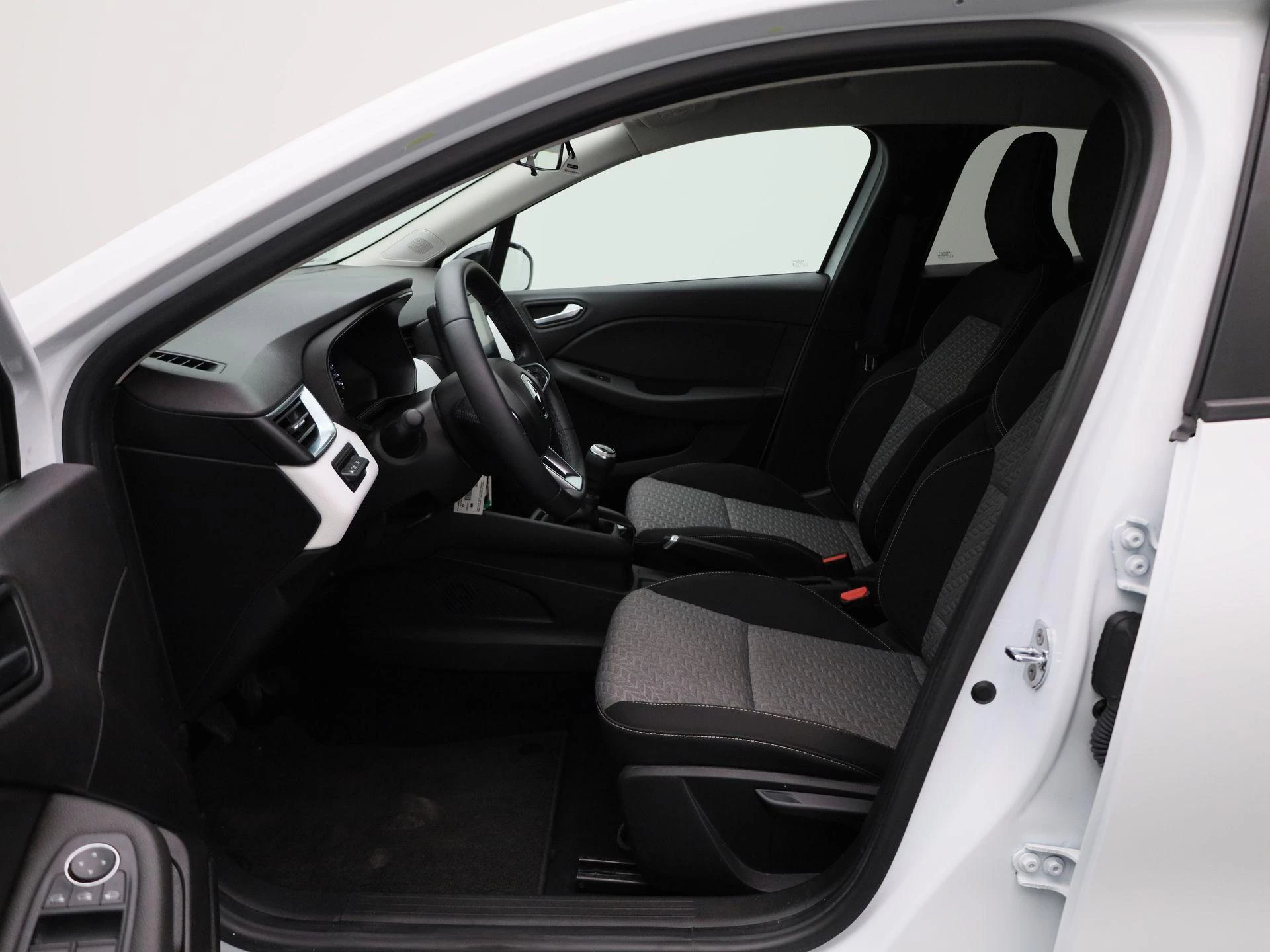 Renault-Clio-image-8