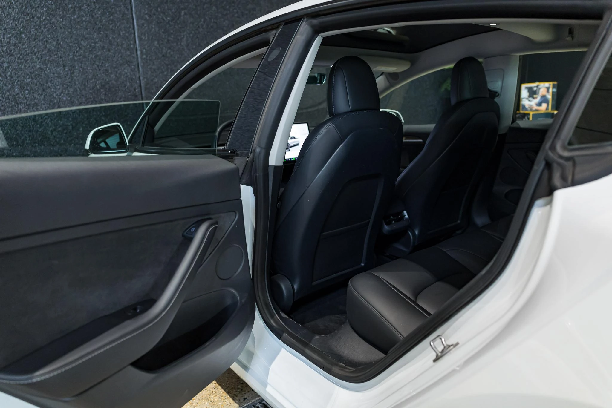 Tesla-Model 3-image-13