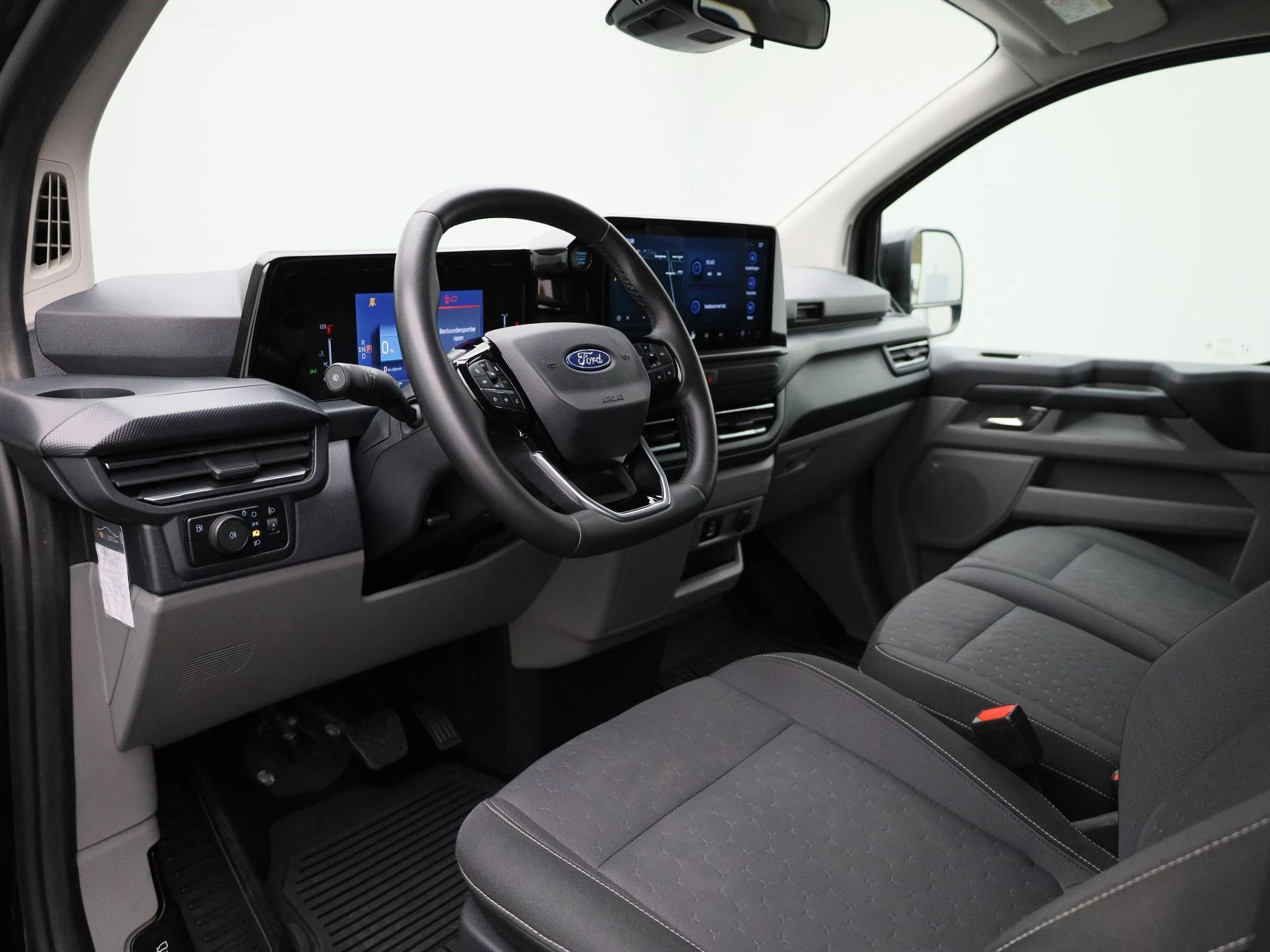 Ford-Transit Custom-image-30