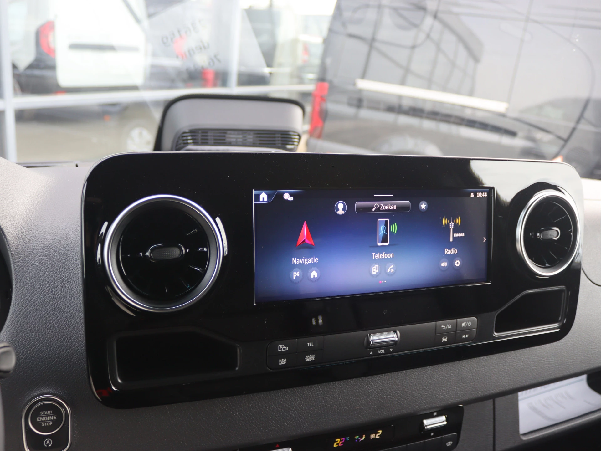 Mercedes-Benz-Sprinter-image-9