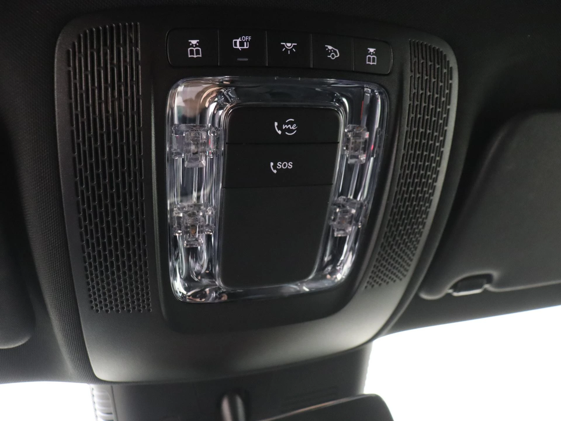 Mercedes-Benz-GLA-image-22