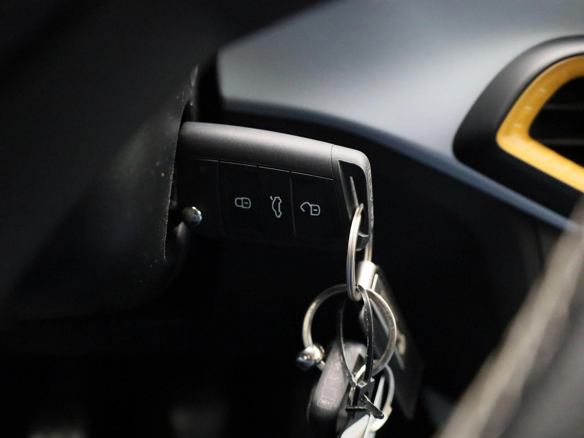 SEAT-Arona-image-17