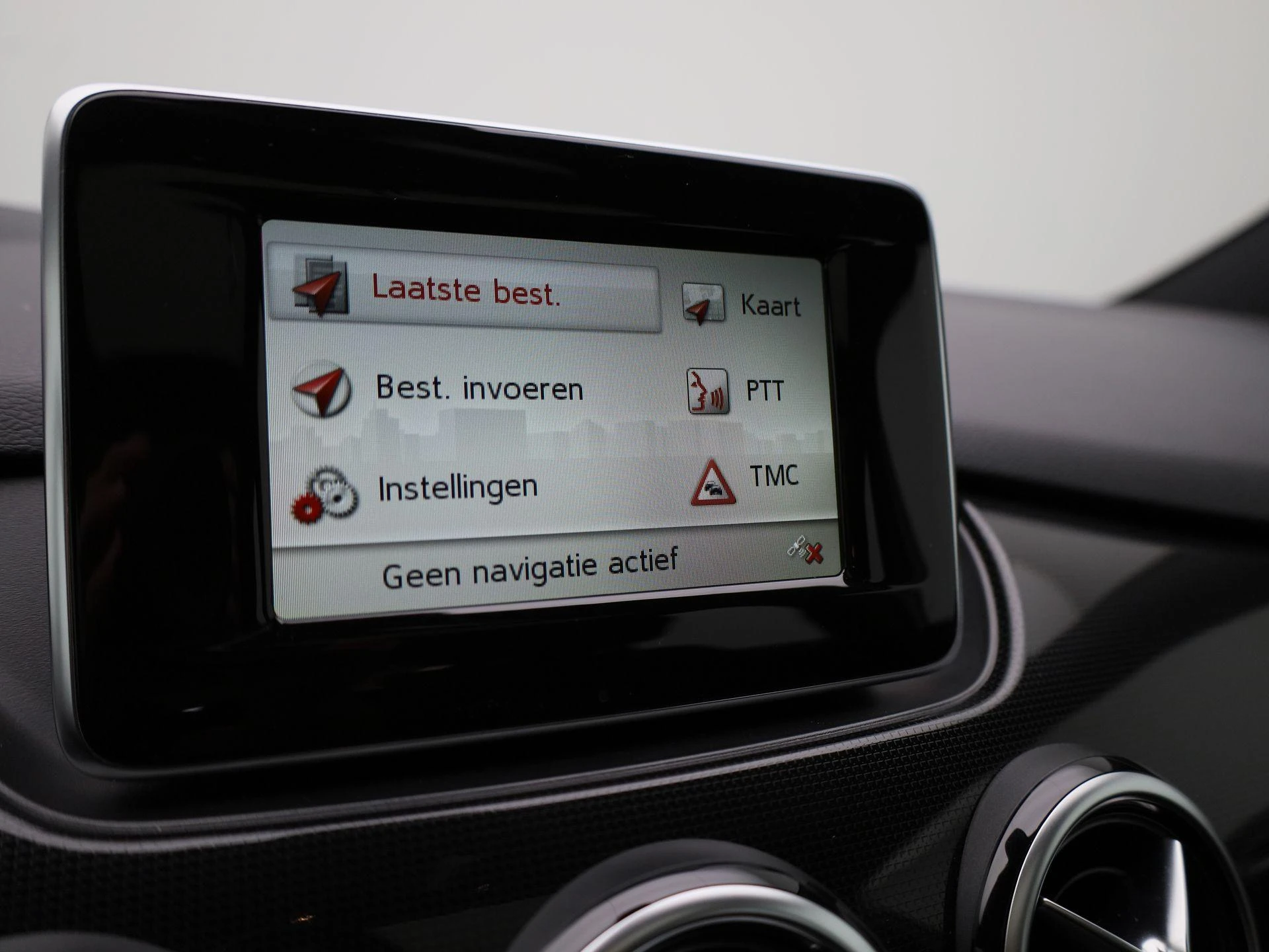 Mercedes-Benz-B-Klasse-image-15