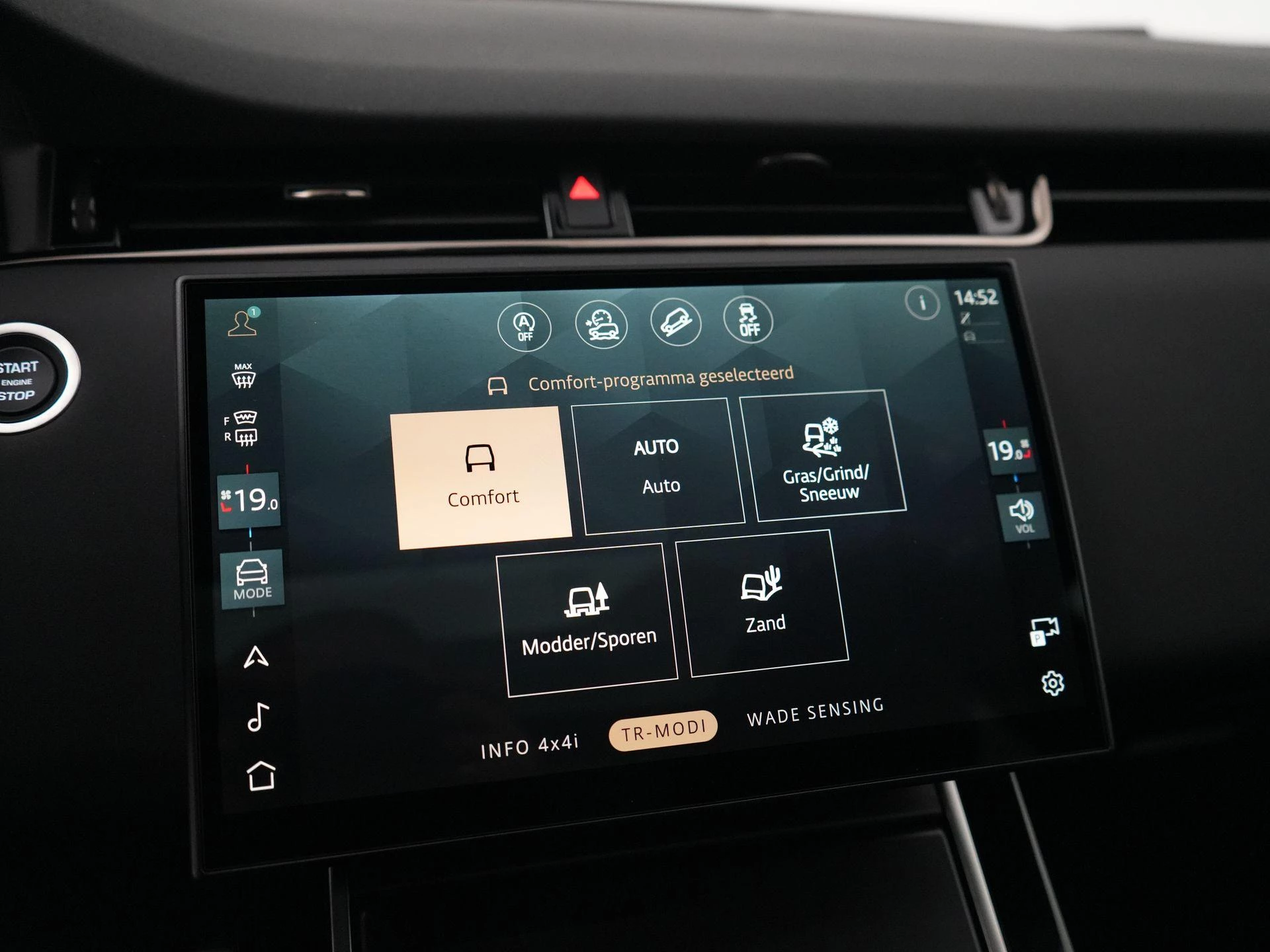 Land Rover-Range Rover Evoque-image-24