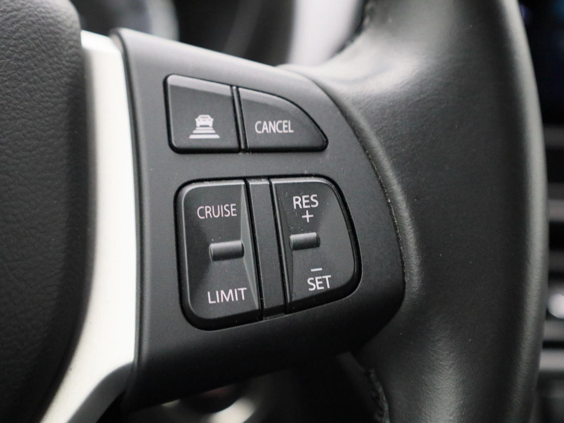 Suzuki-S-Cross-image-21