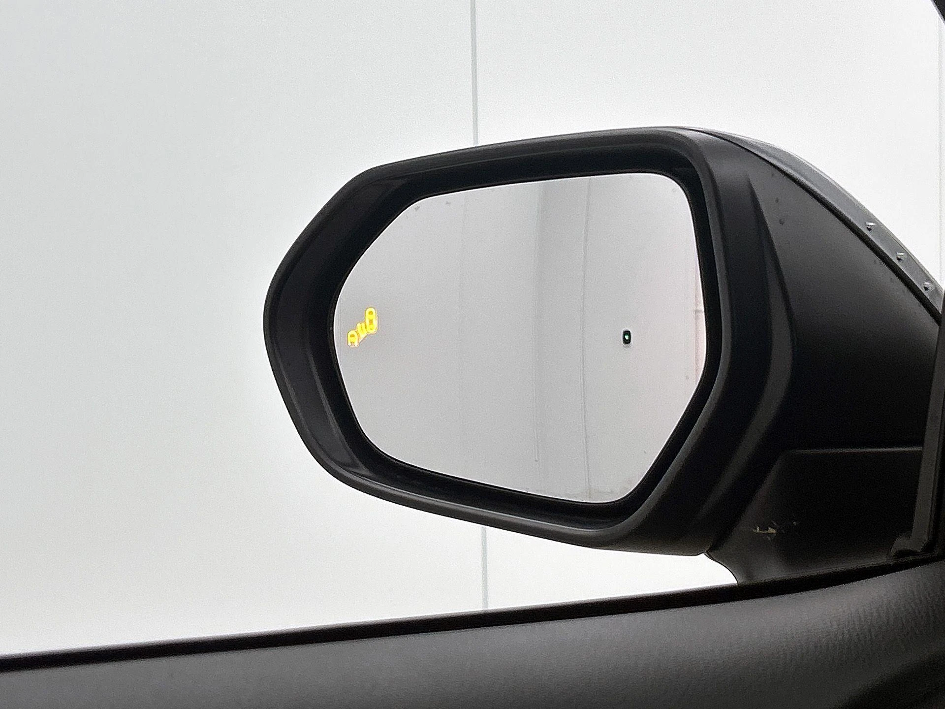 Toyota-Yaris Cross-image-23