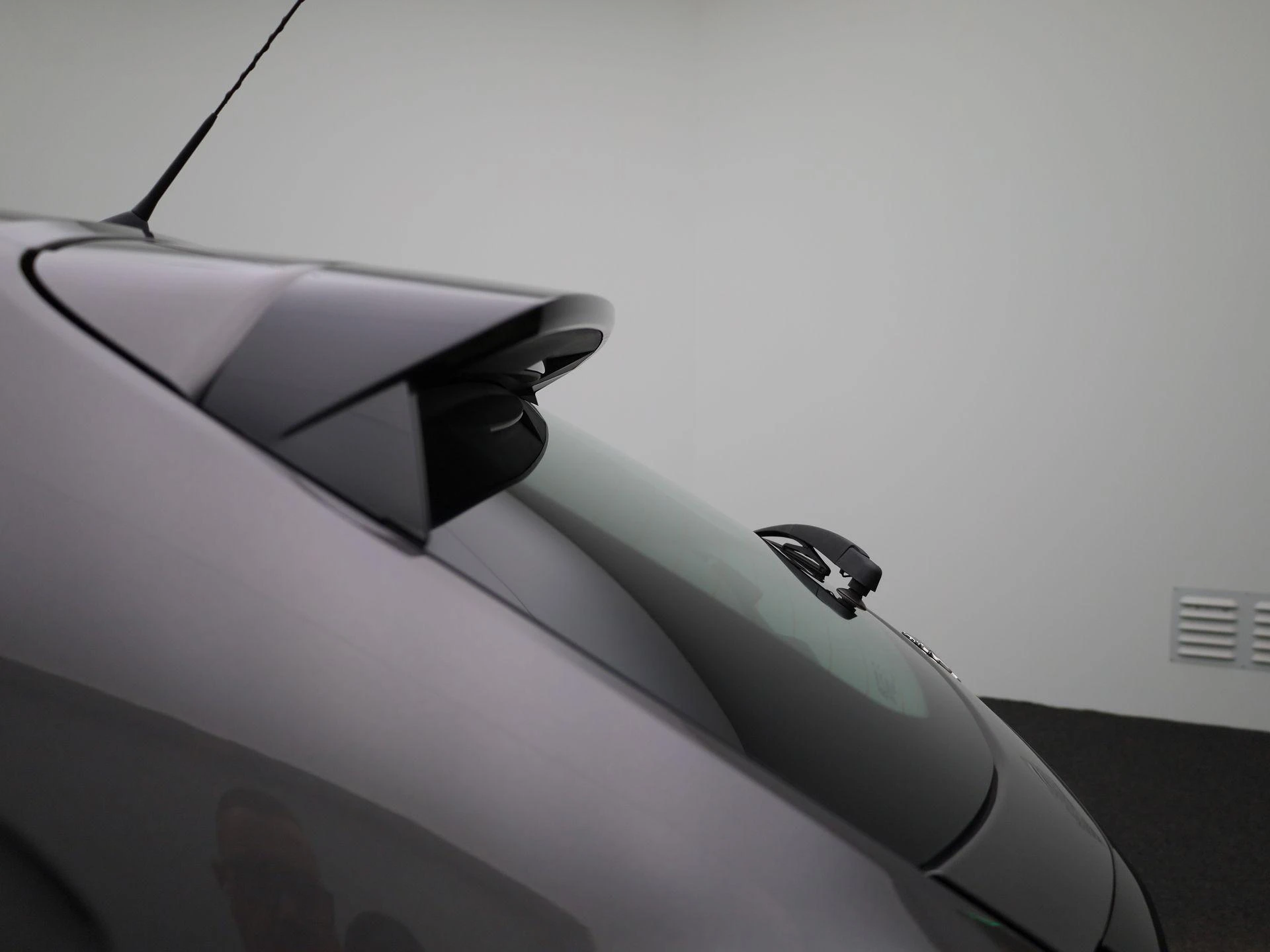 Peugeot-208-image-35