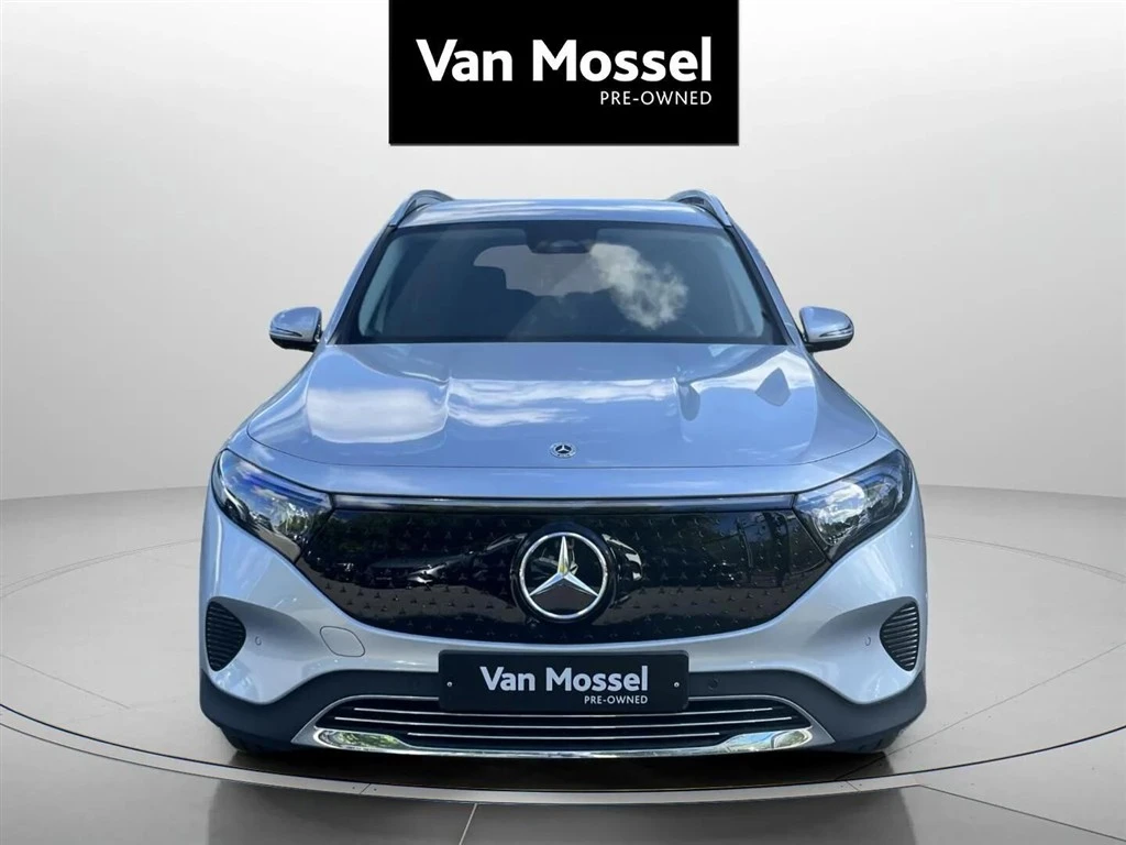 Mercedes-Benz-EQB-image-1