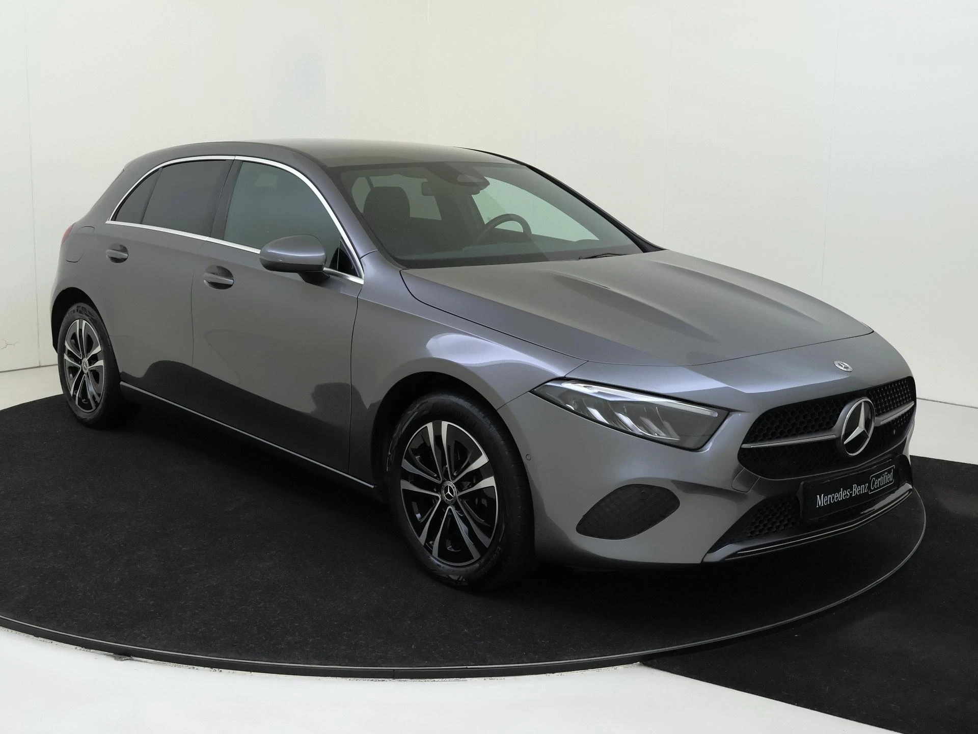 Mercedes-Benz-A-Klasse-image-1