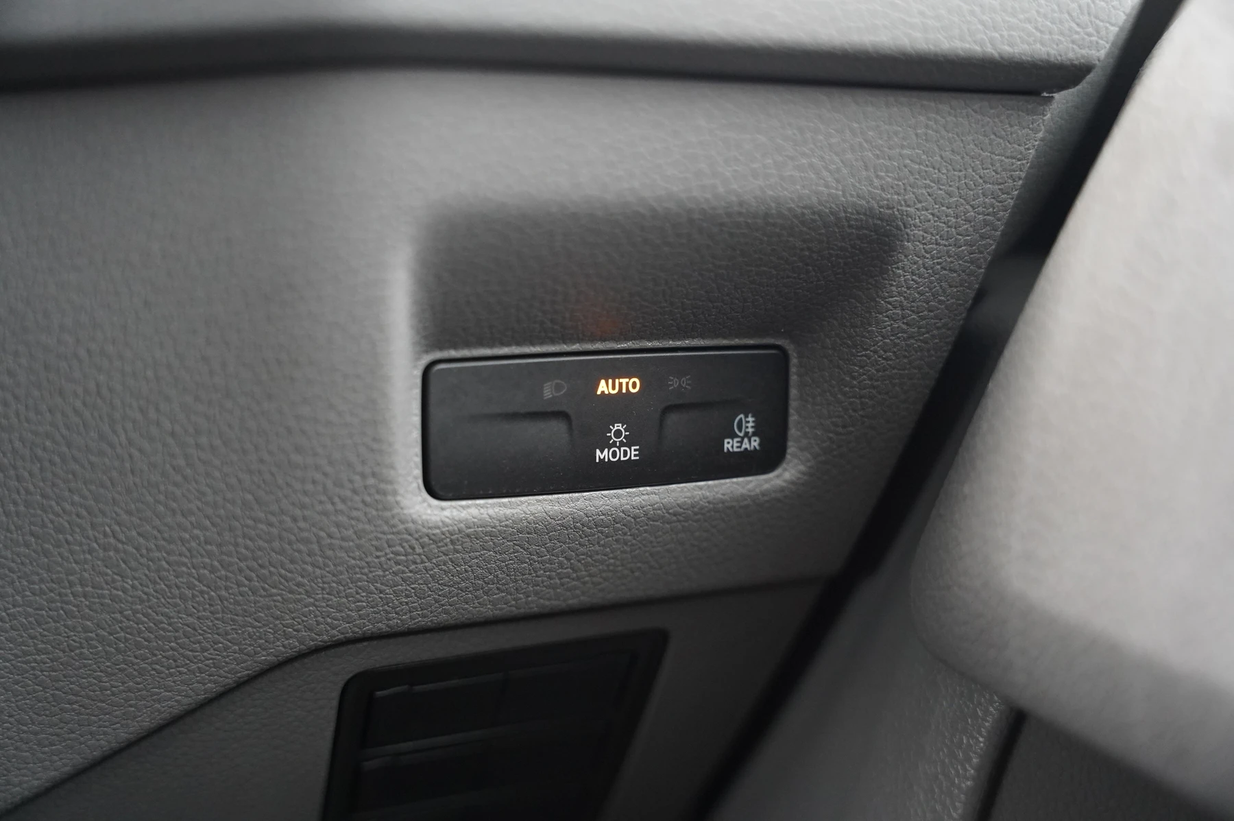 Volkswagen-Crafter-image-19