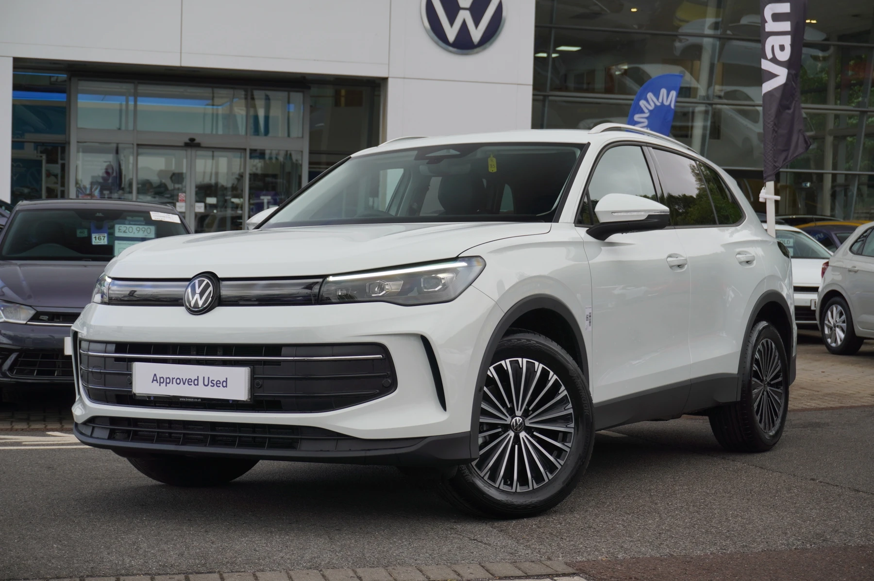 Volkswagen-Tiguan-image-38