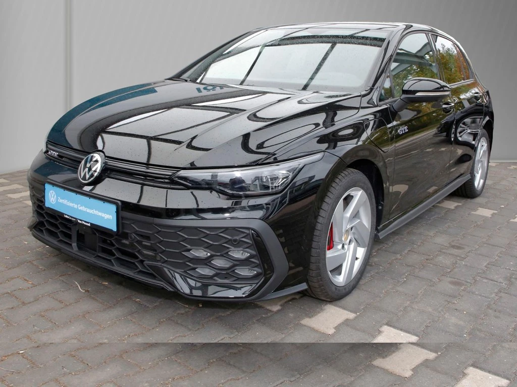 Volkswagen-Golf-image-1