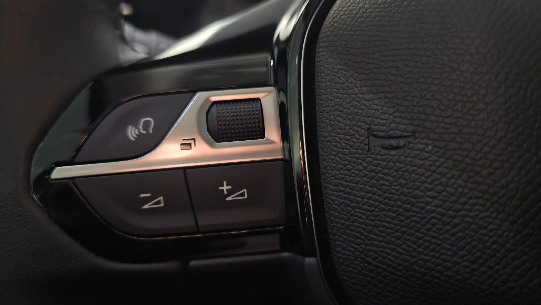 Peugeot-208-image-17