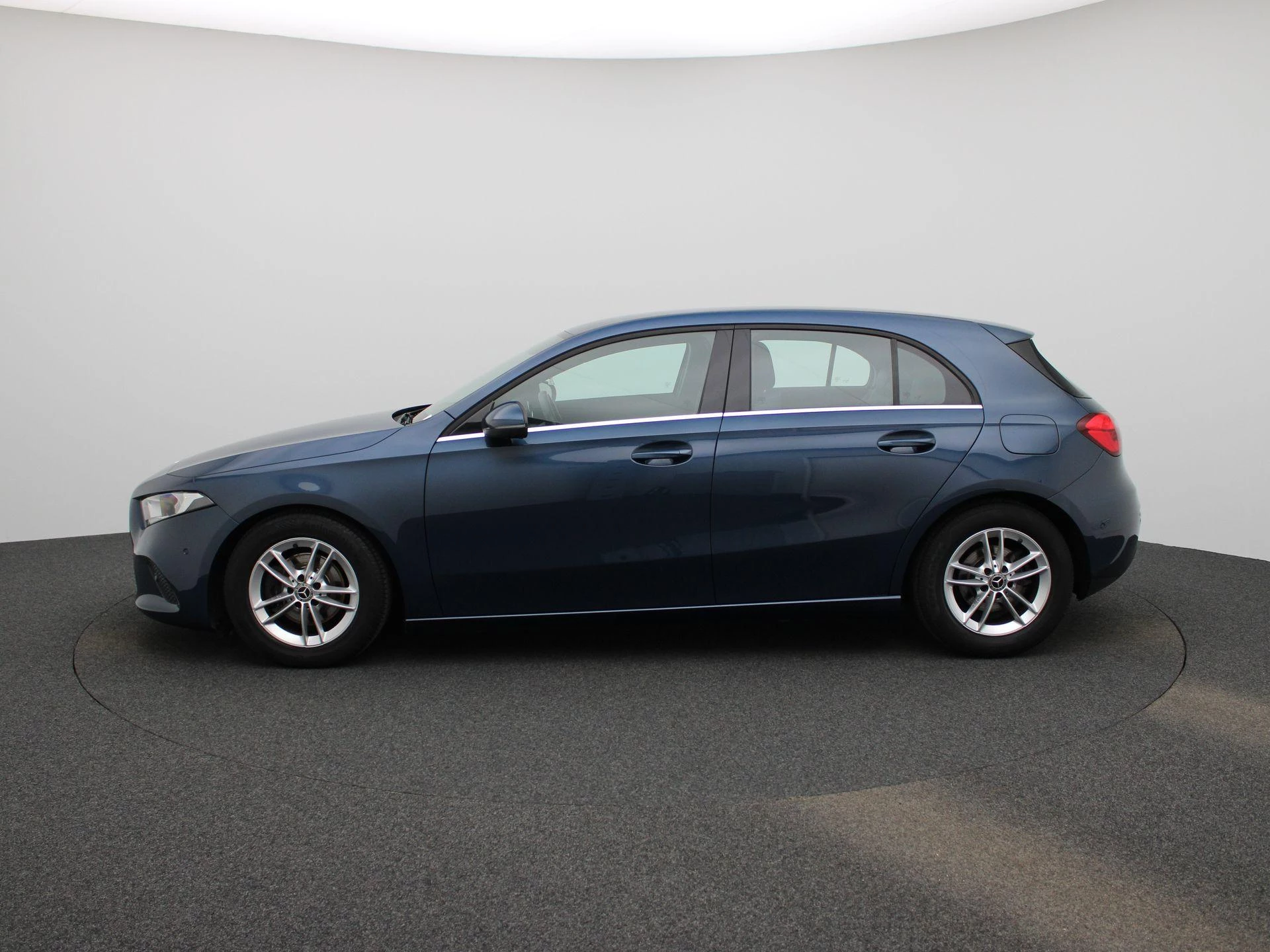 Mercedes-Benz A-Klasse 180 d Business Solution + PARKEERSENSOREN + CAMERA +
