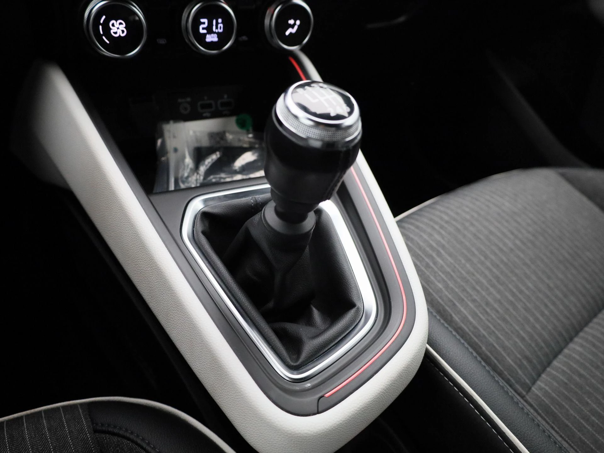 Renault-Clio-image-15