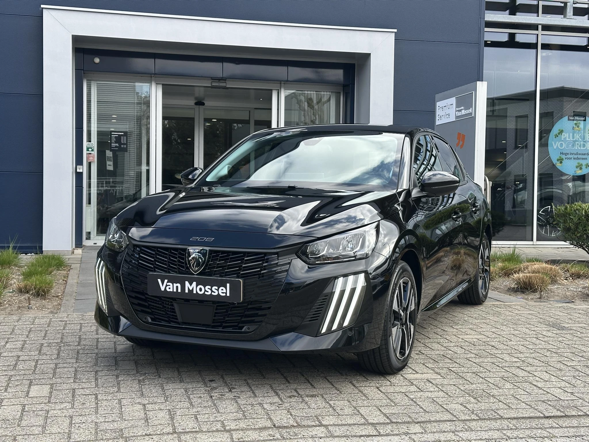 Peugeot-e-208-image-1