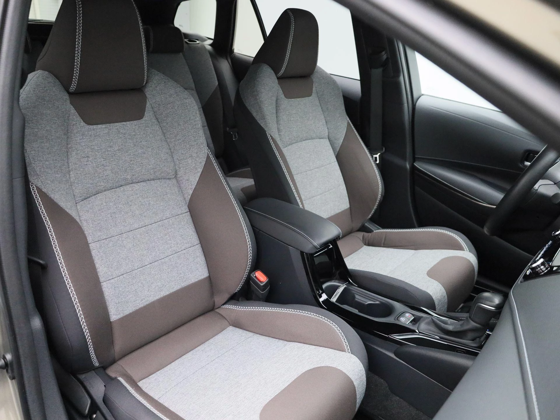 Toyota-Corolla Touring Sports-image-38