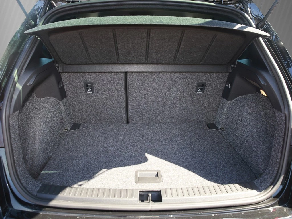 SEAT-Arona-image-5