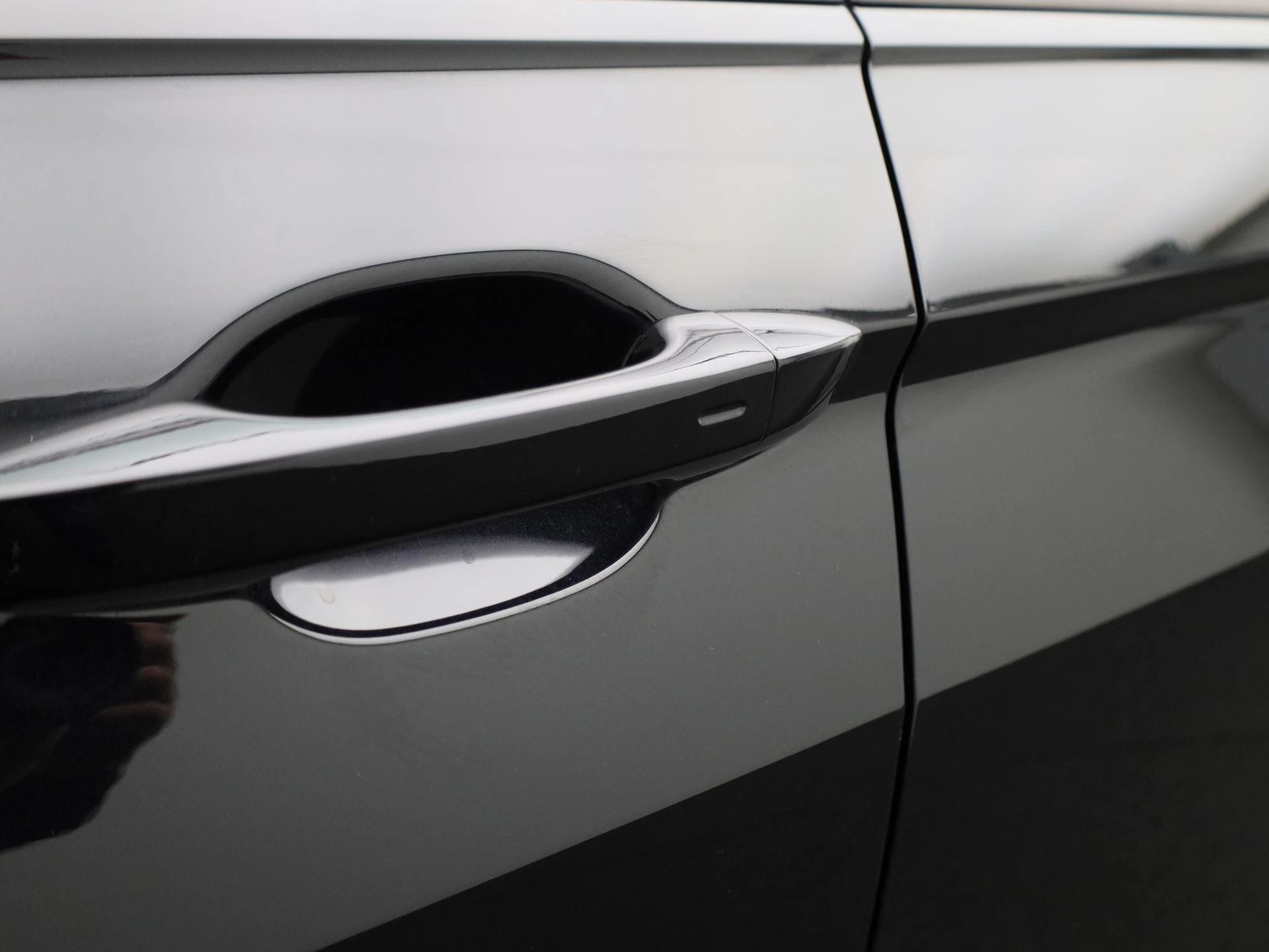 Volkswagen-Tiguan-image-16