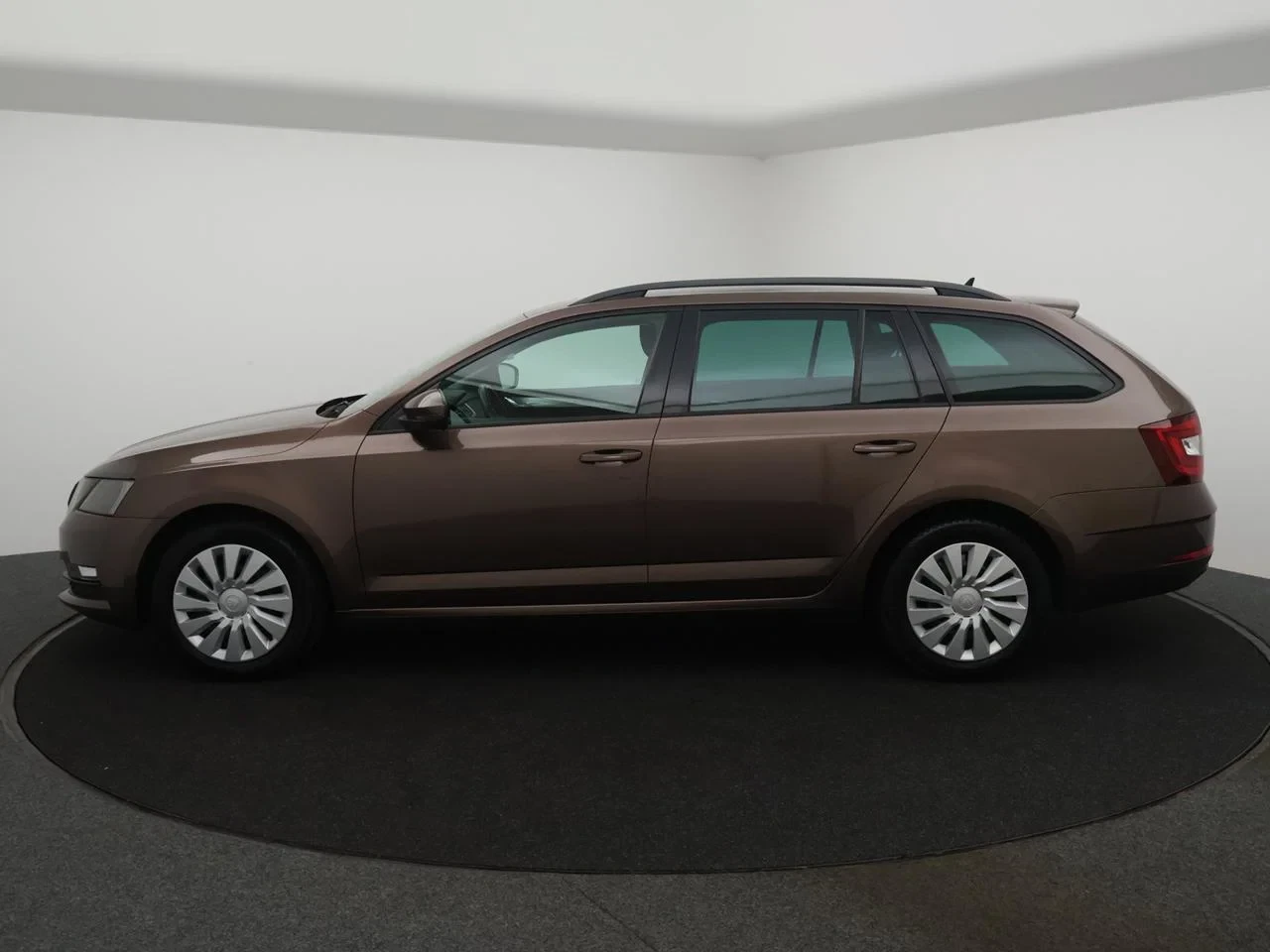 Škoda Octavia Combi 1.6TDI NAVI*TREKHAAK*AUTOCLIMA*TOUCHSCREEN