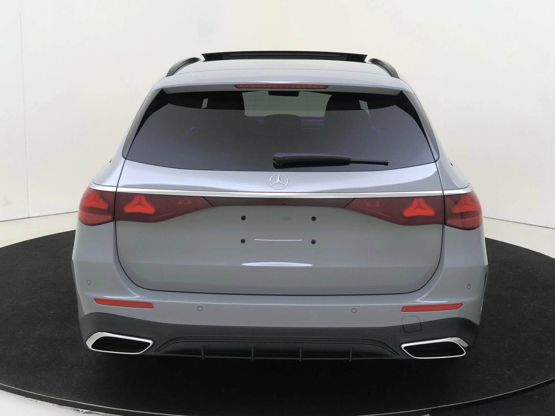 Mercedes-Benz-E-Klasse-image-5