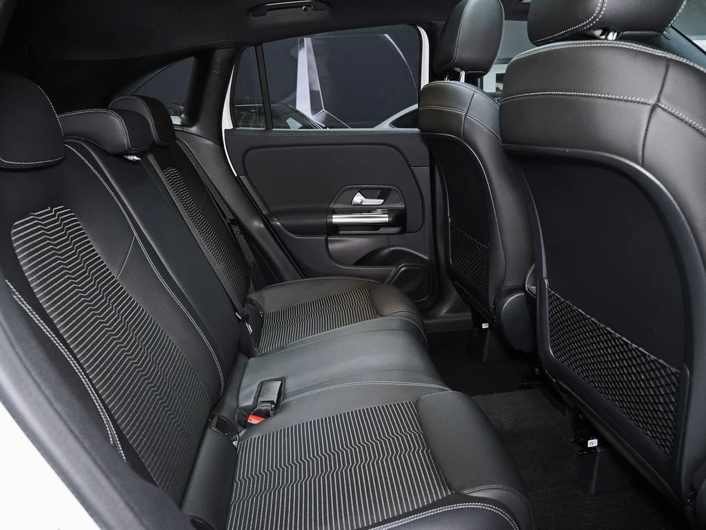 Mercedes-Benz-GLA 250-image-13