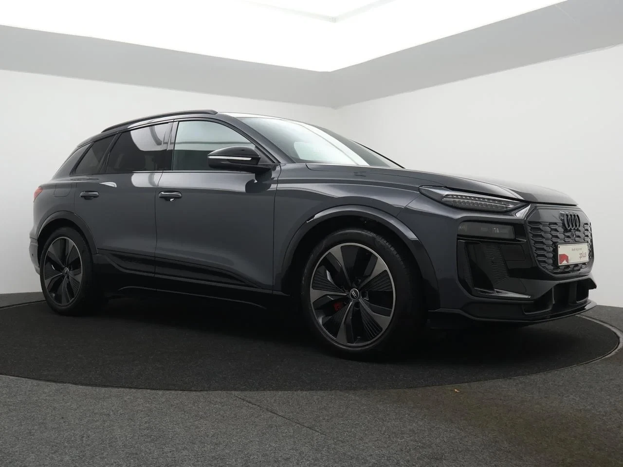Audi-SQ6 e-tron-image-7