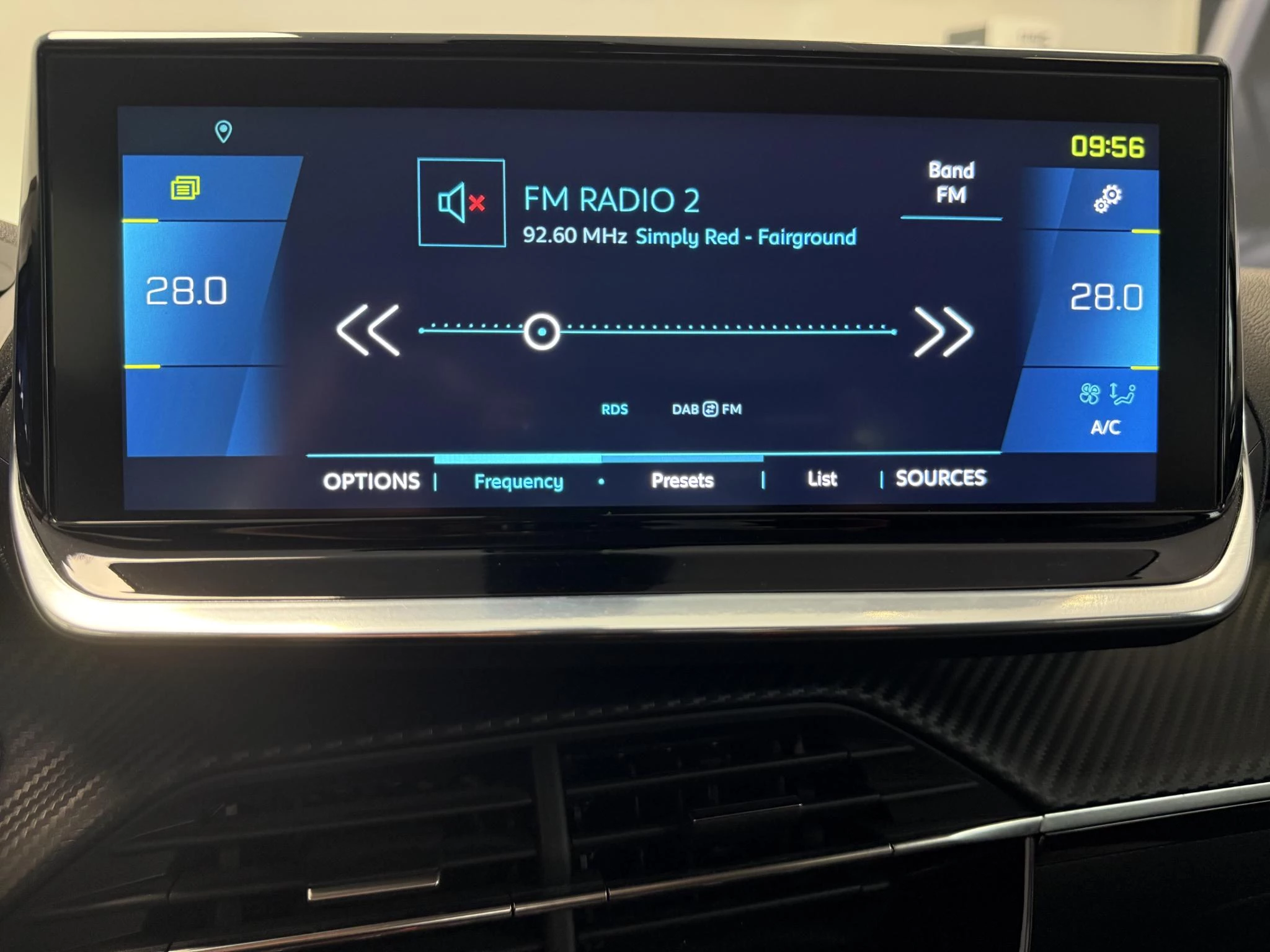 Peugeot e-2008 EV Allure Pack 50 kWh