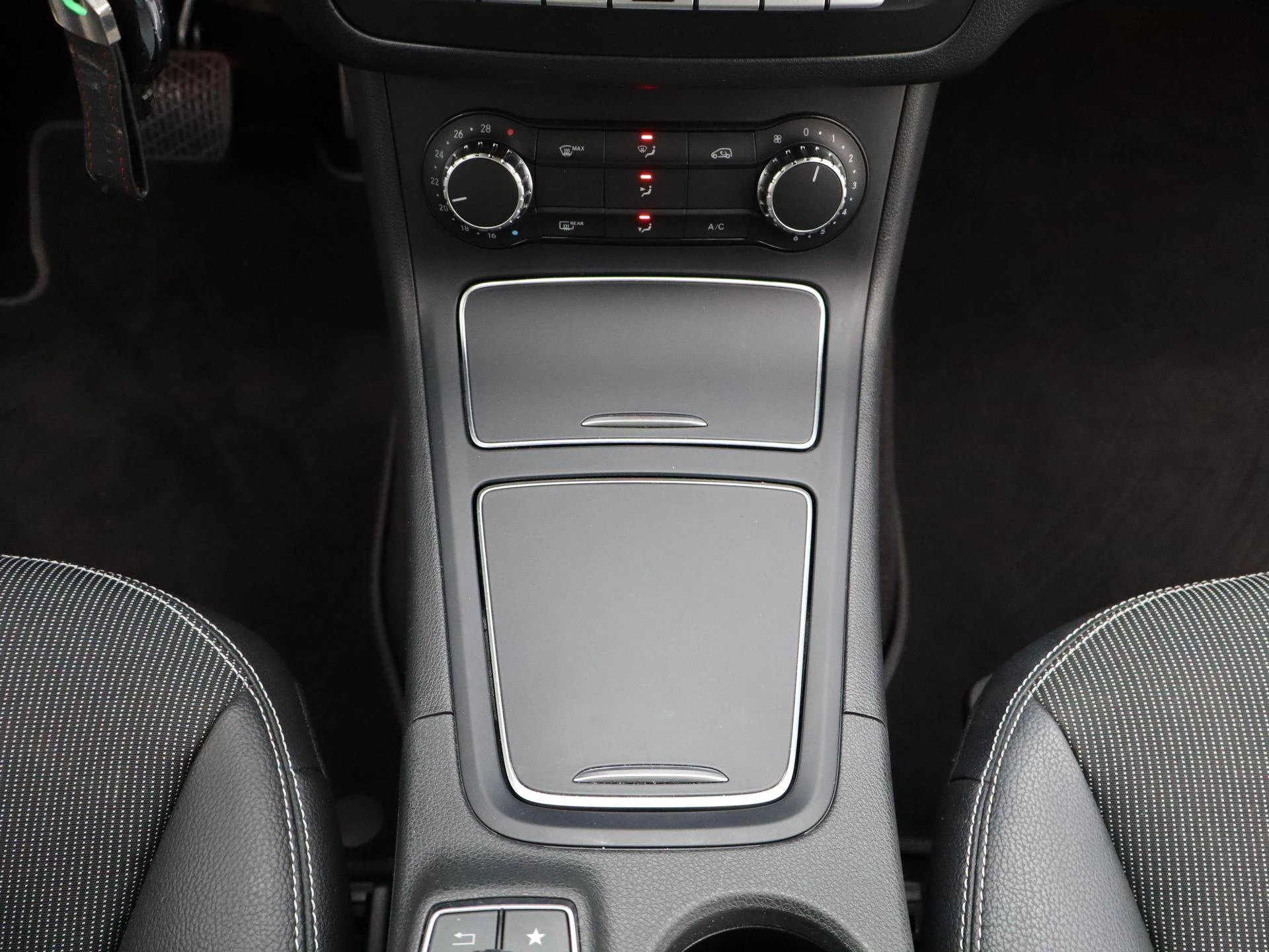 Mercedes-Benz-B-Klasse-image-9
