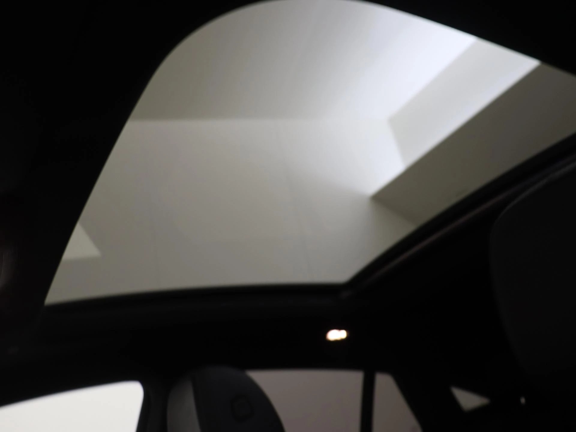 Mercedes-Benz-GLE-image-31