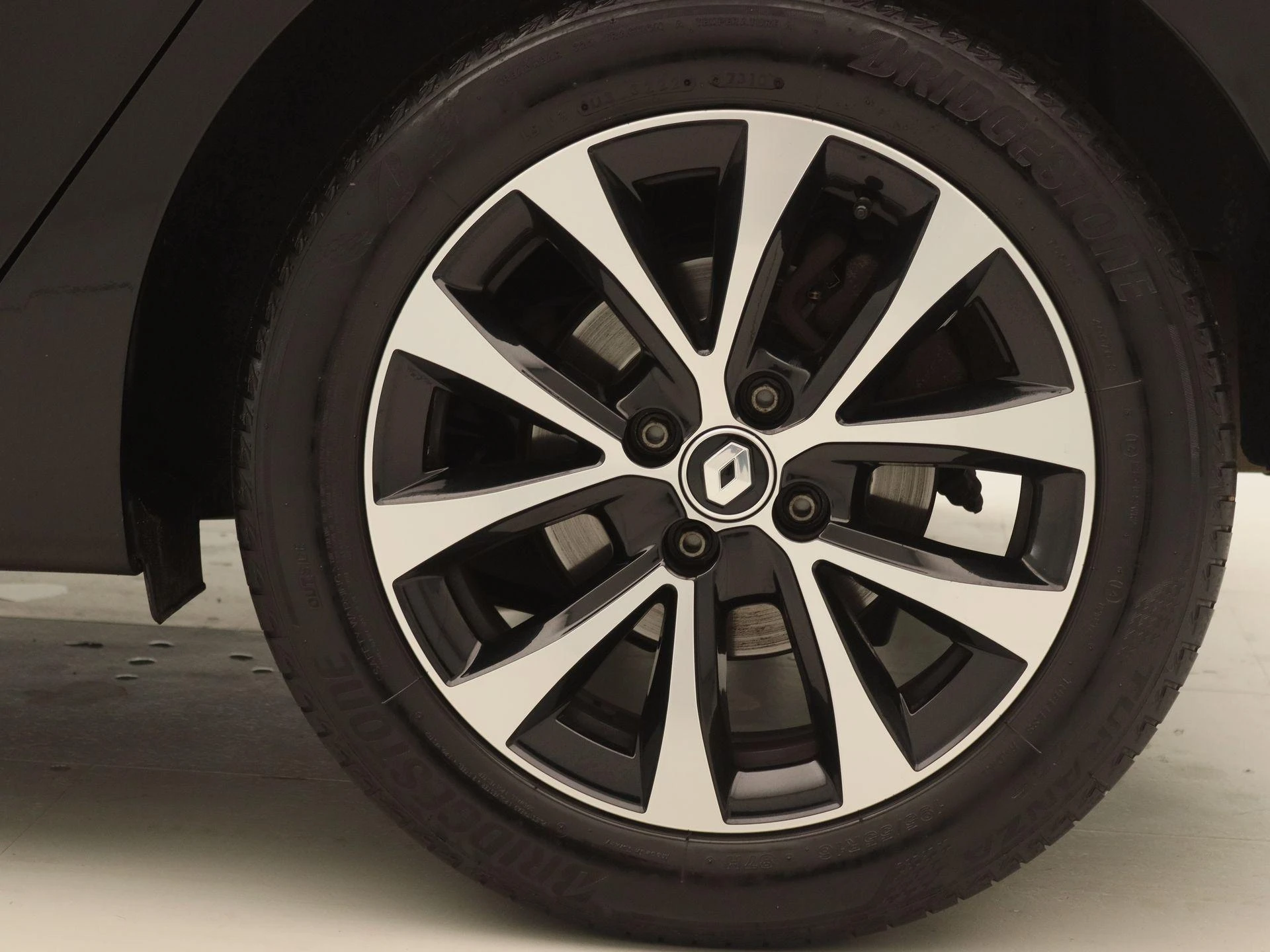 Renault-Clio-image-15