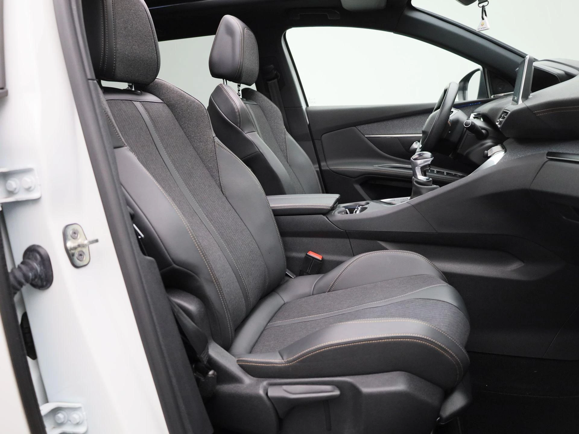 Peugeot-5008-image-35