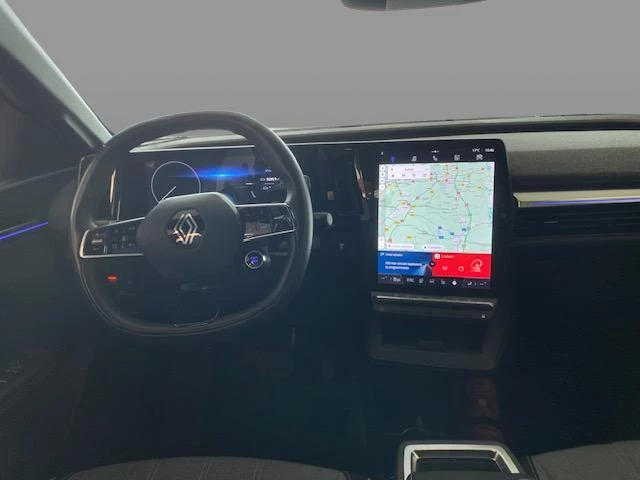 Renault-Megane E-Tech-image-8