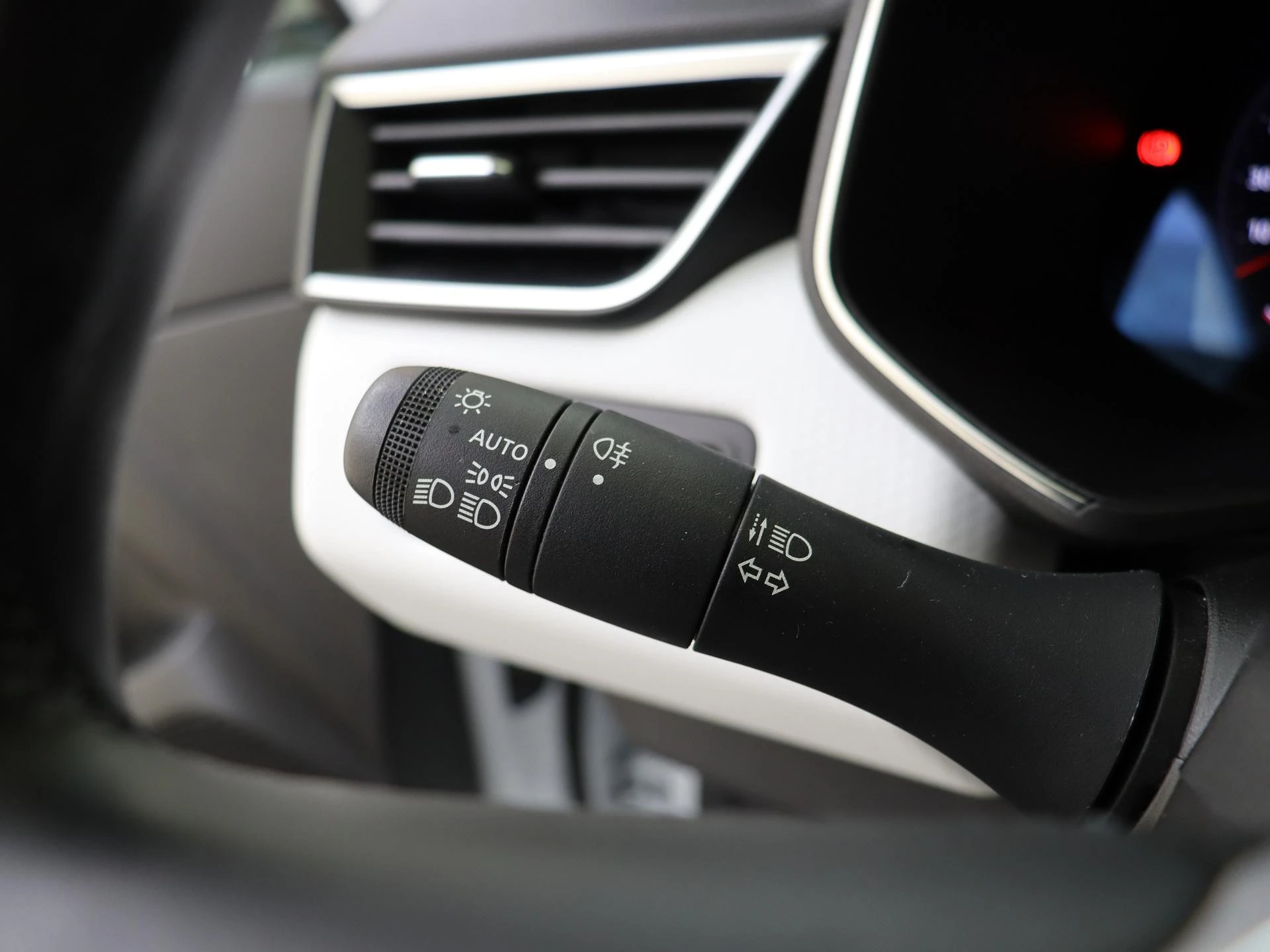 Renault-Clio-image-23
