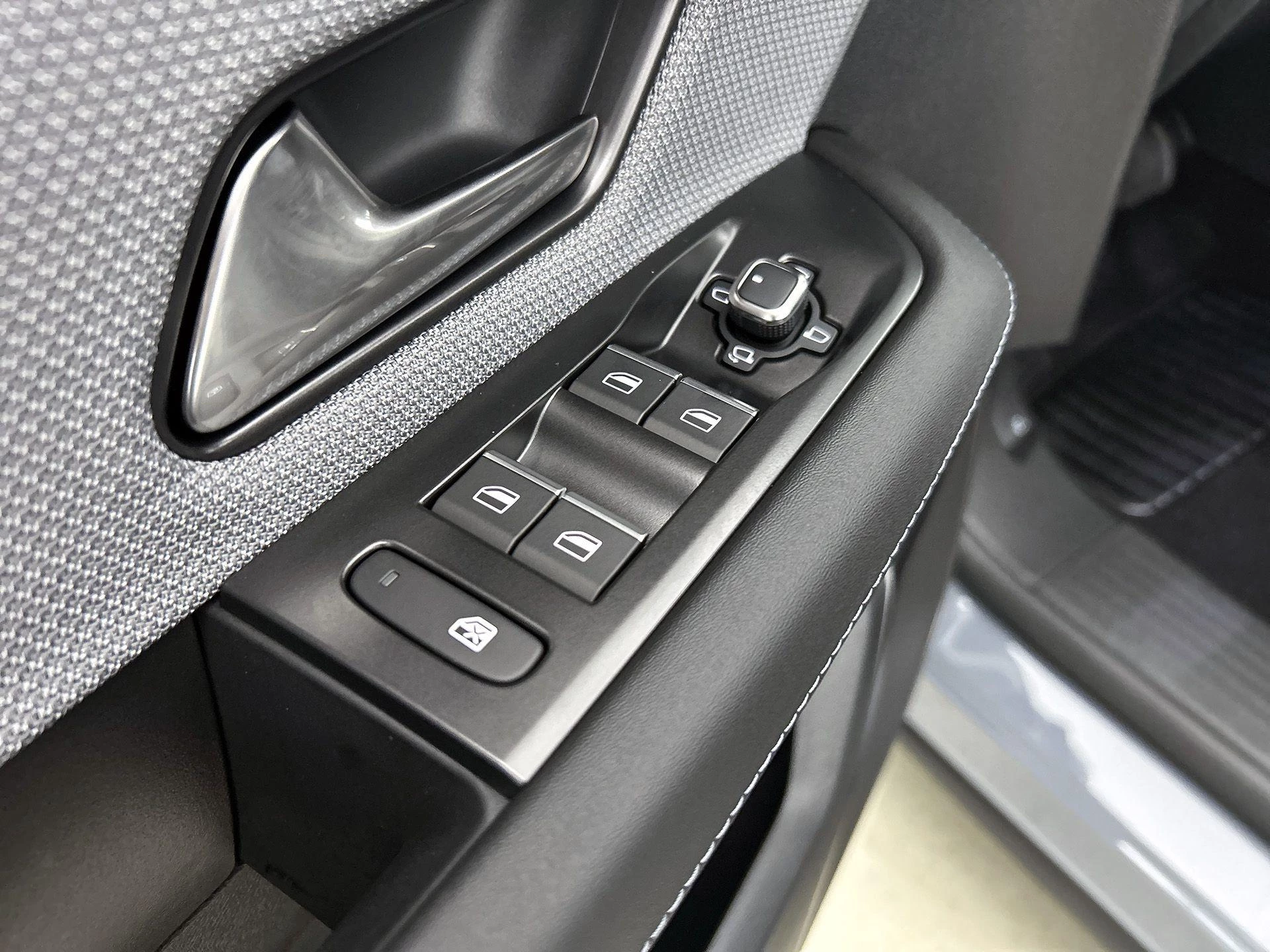 Opel Grandland 1.2 Turbo Hybrid Business Edition
